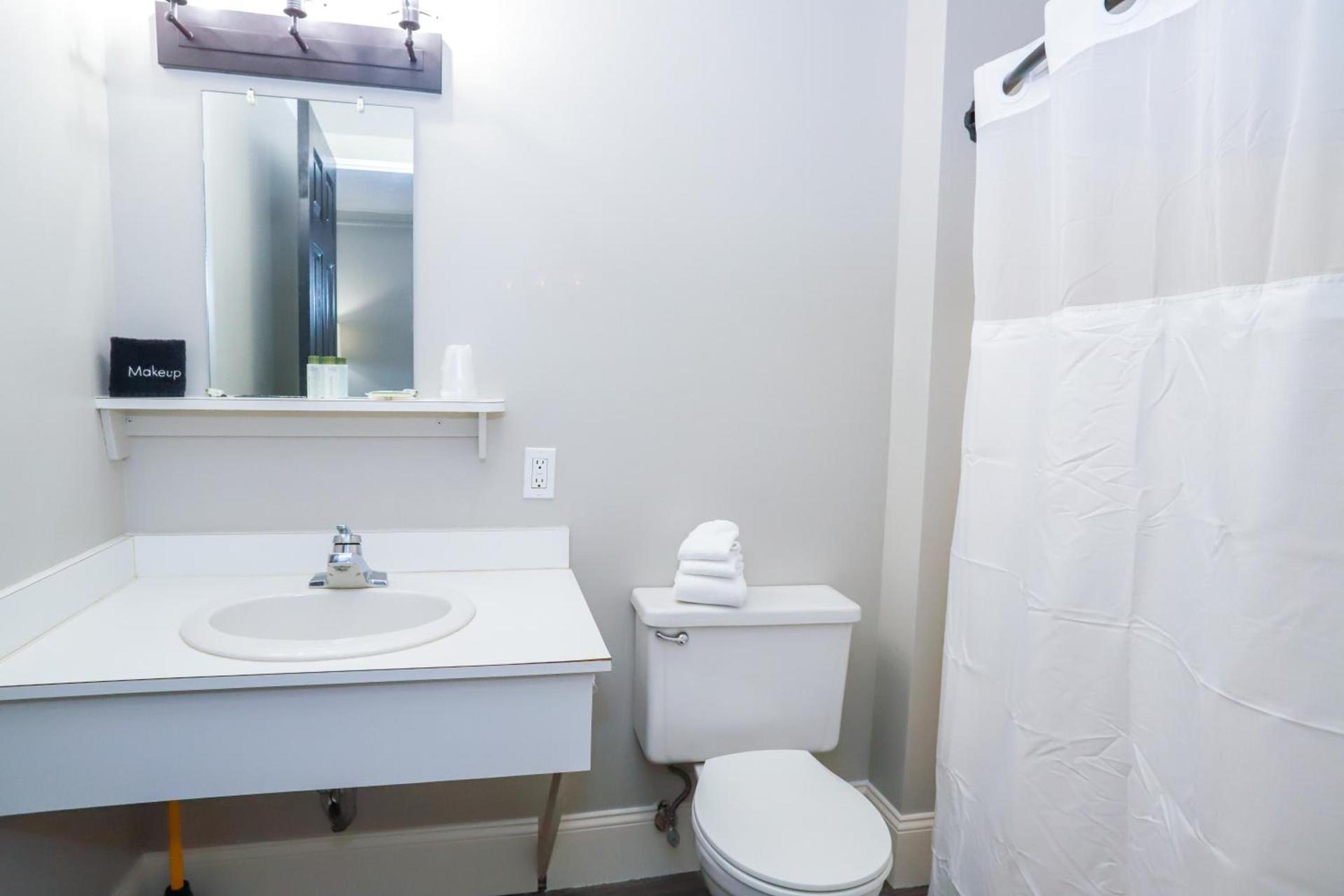 Gunstock Inn & Suites photo 8
