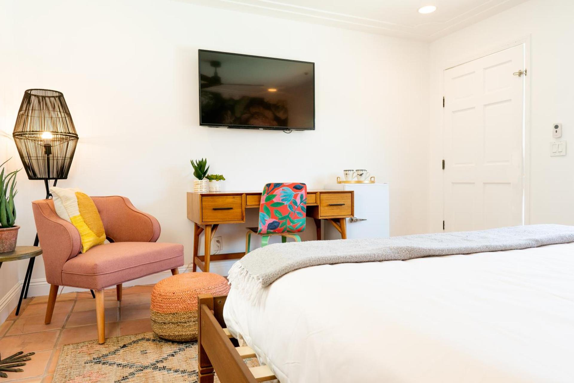 Fleur Noire Hotel - 21 and Over photo 24