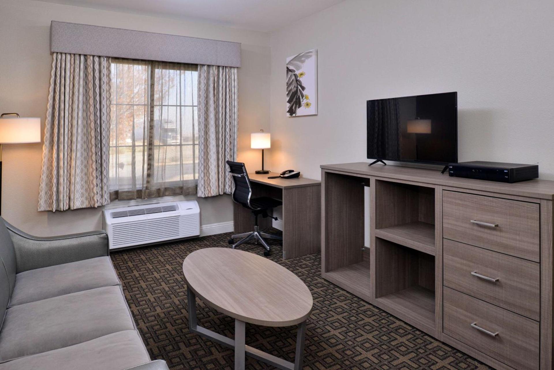 Best Western Kettleman City Inn & Suites photo 13