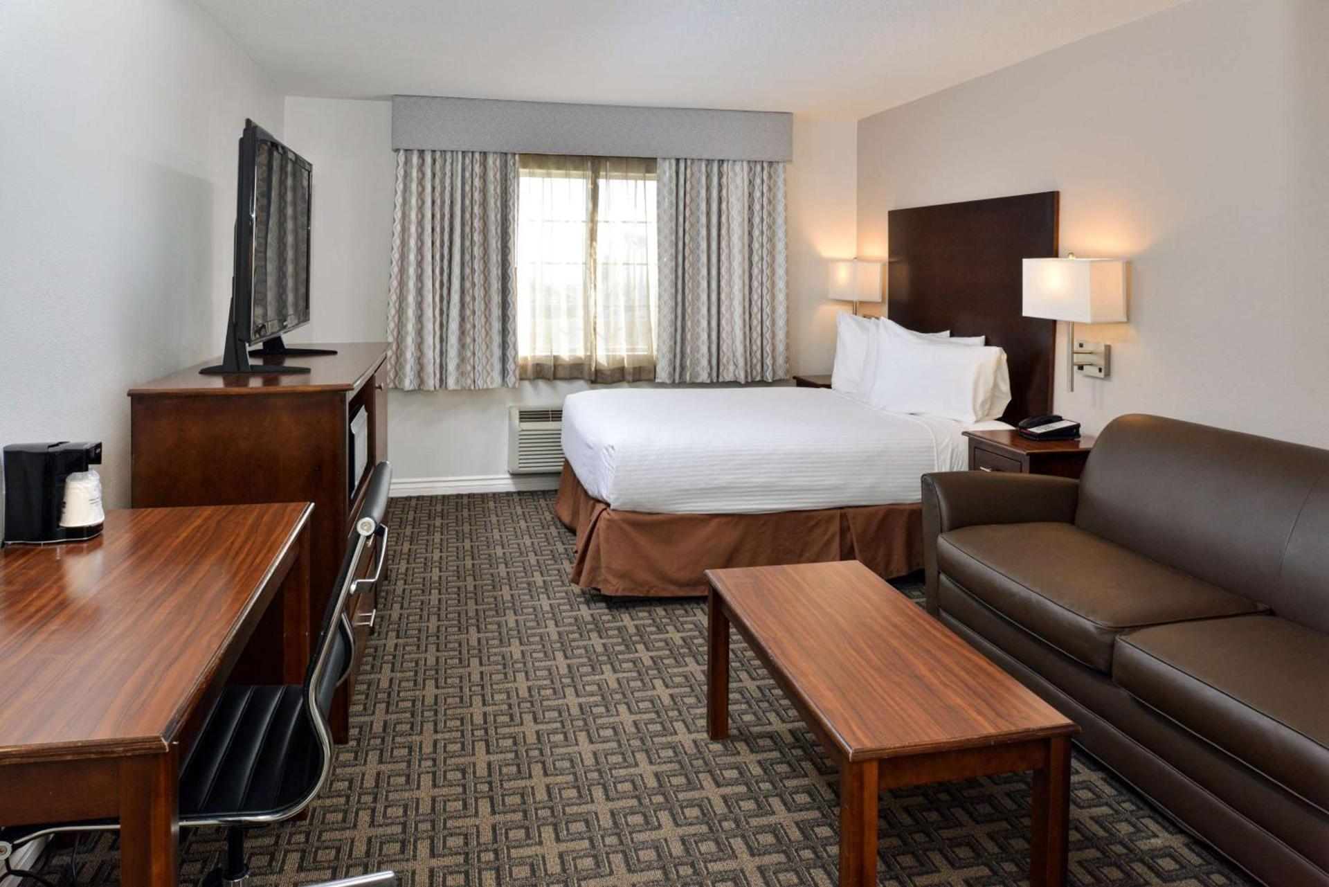 Best Western Kettleman City Inn & Suites photo 14