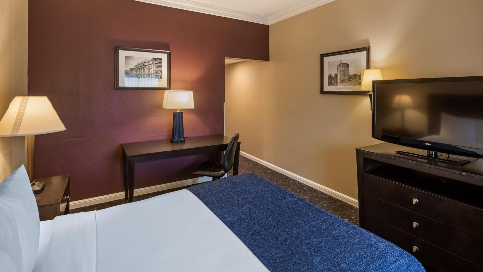 Best Western Greenfield Inn photo 46