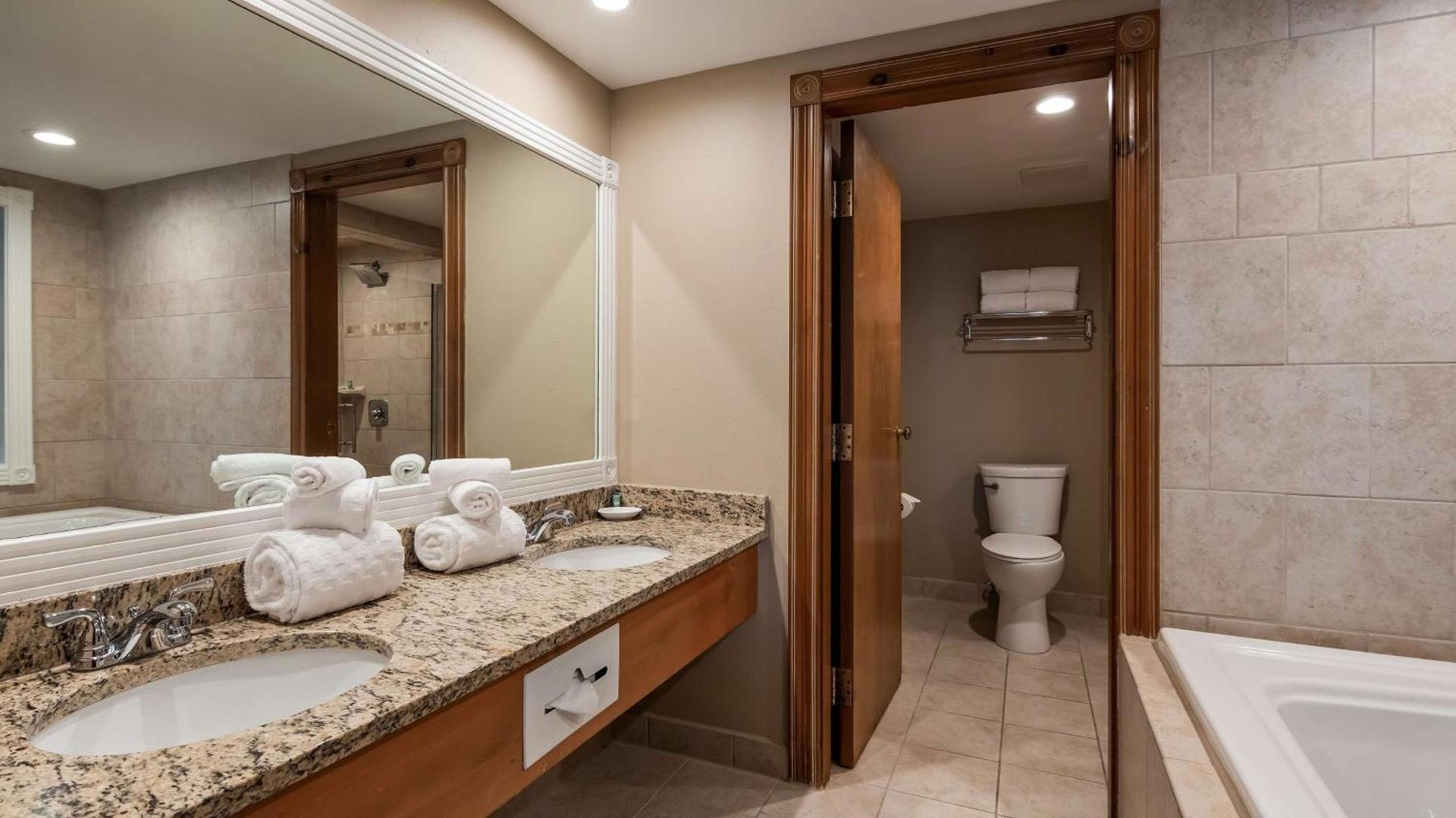Best Western Greenfield Inn photo 68