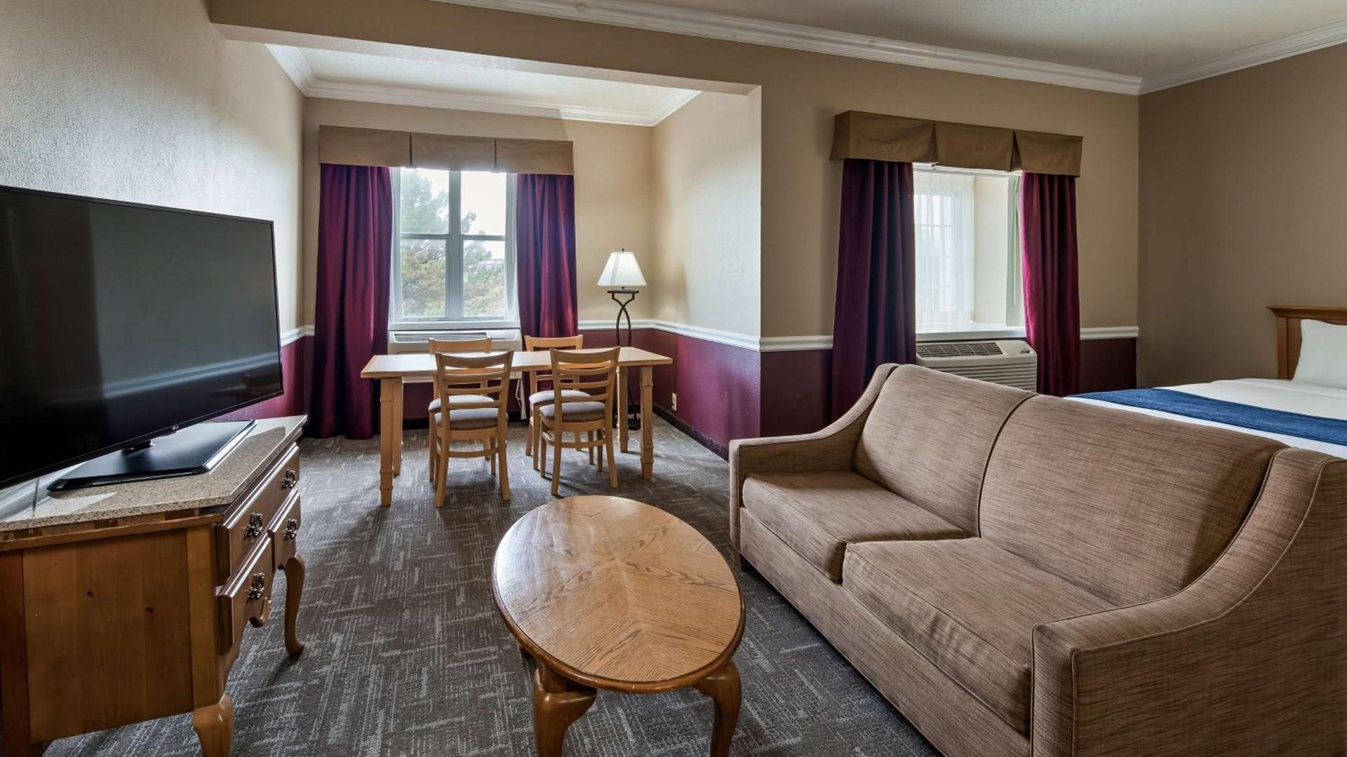 Best Western Greenfield Inn photo 52