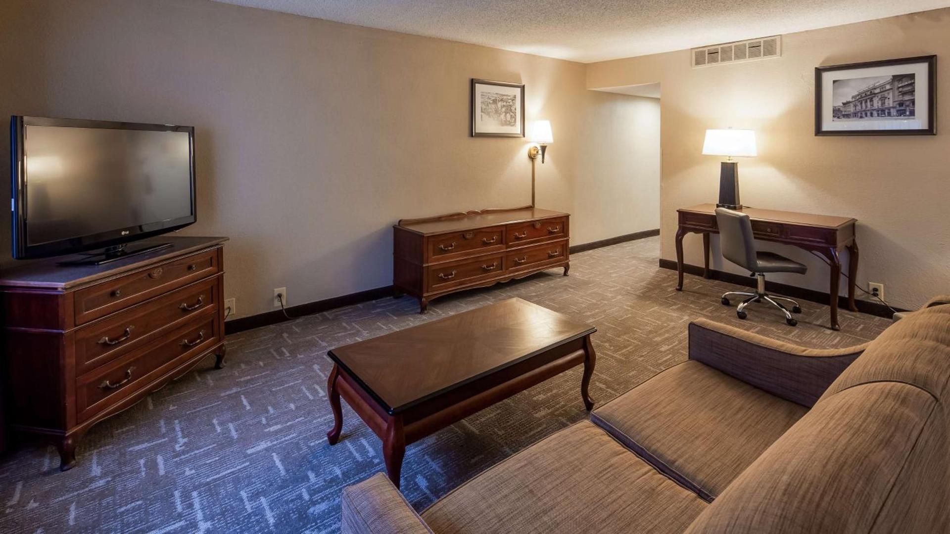 Best Western Greenfield Inn photo 57