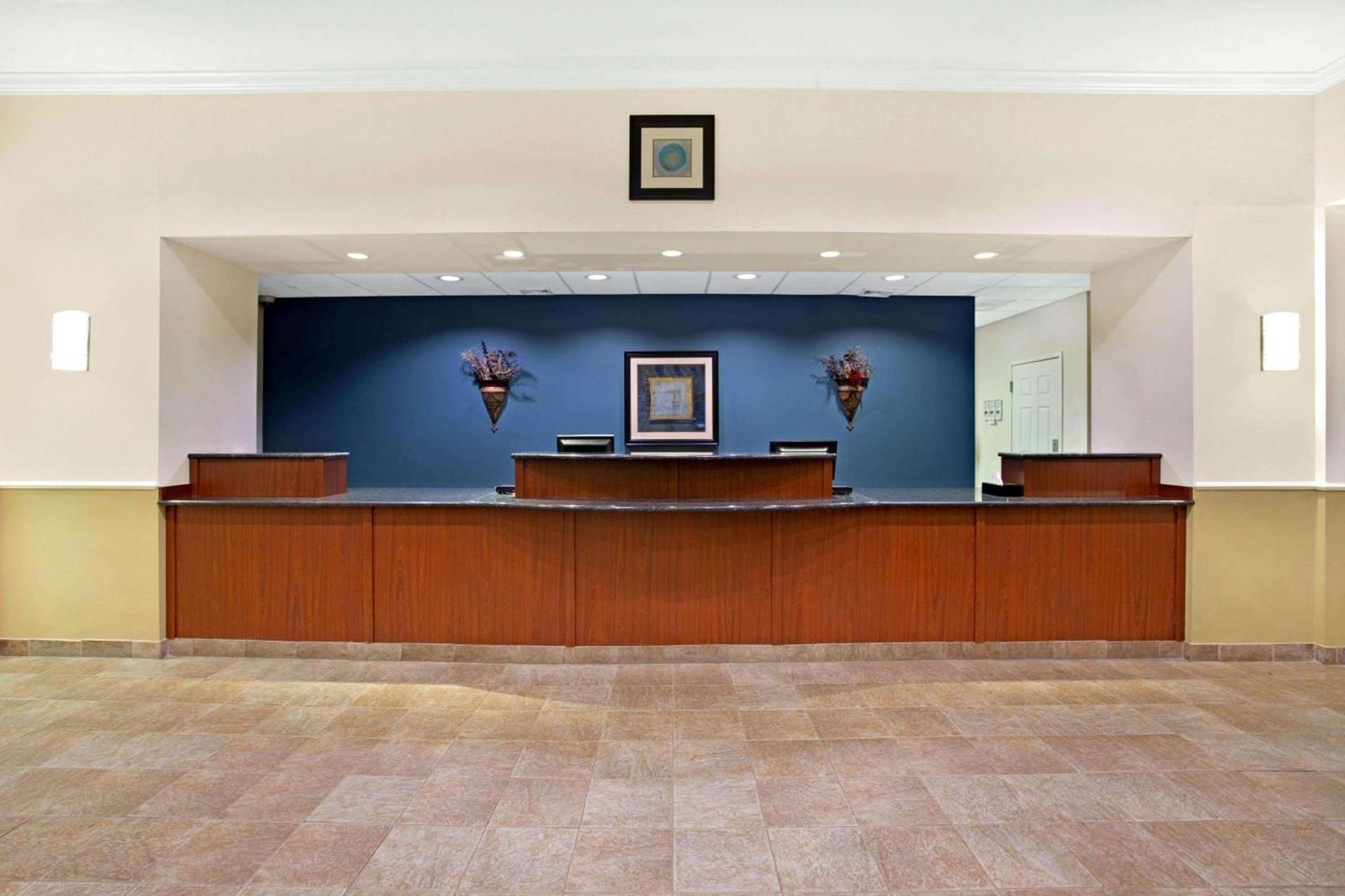La Quinta by Wyndham Stonington-Mystic Area photo 8