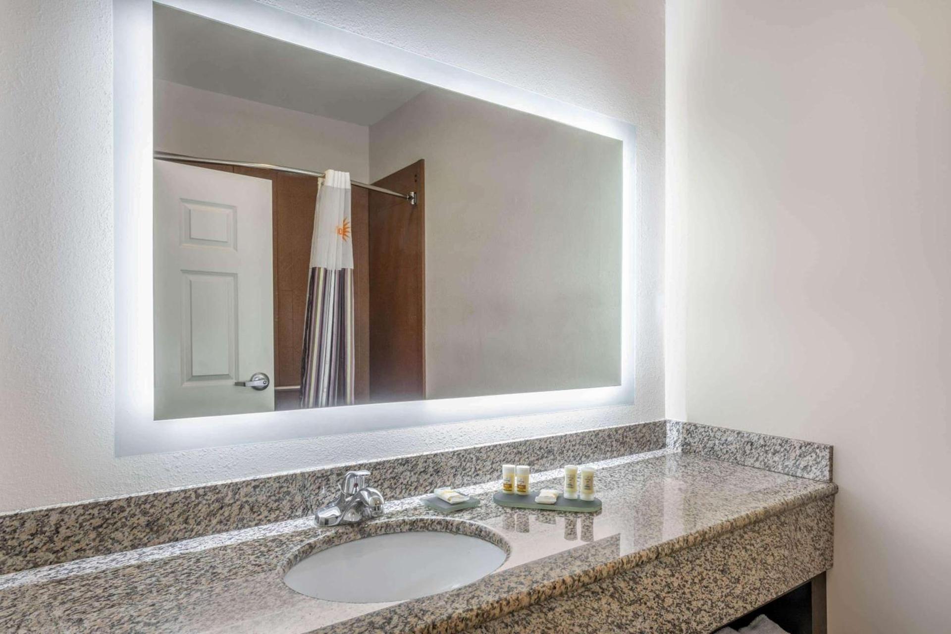 La Quinta by Wyndham Stonington-Mystic Area photo 20