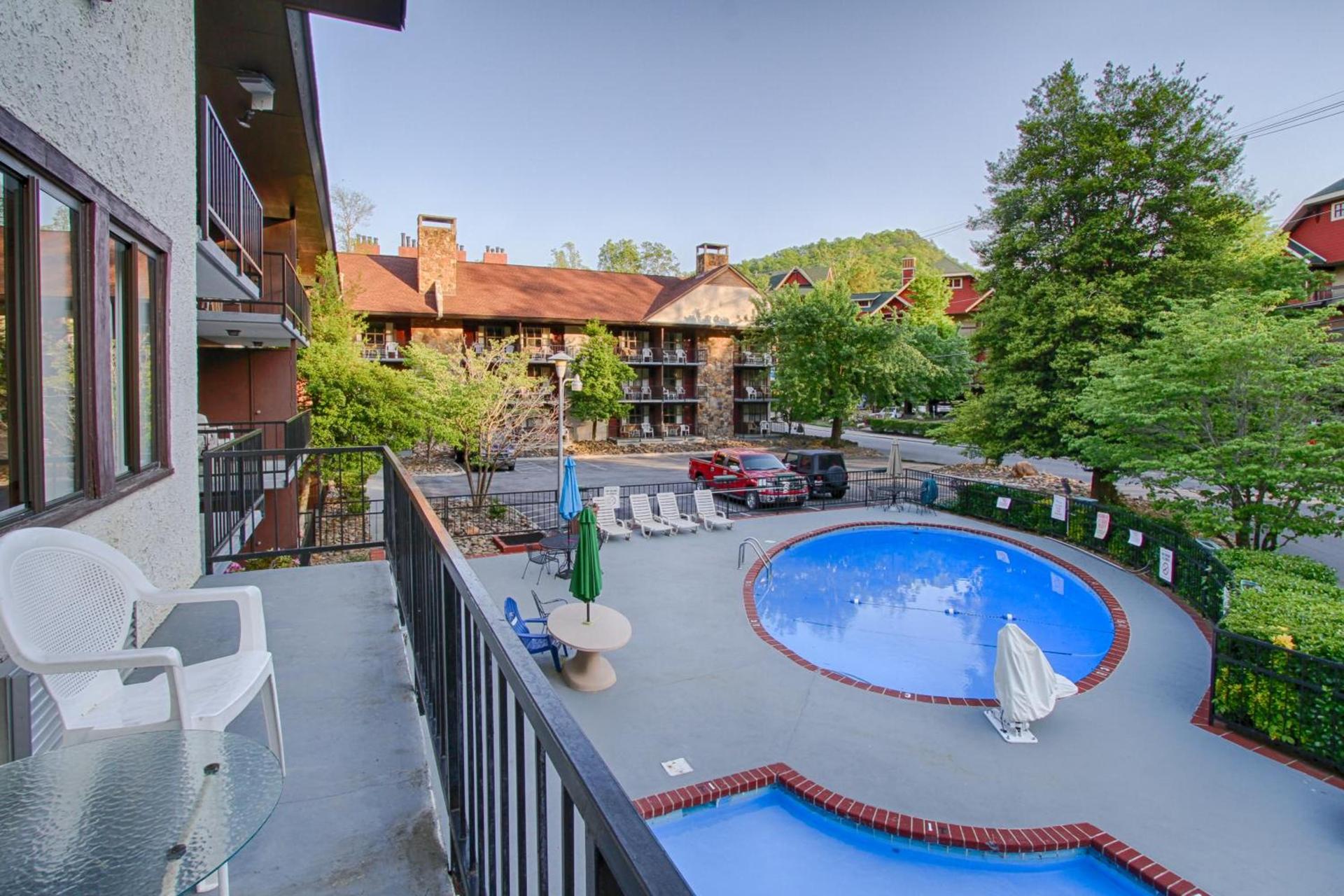 River Edge Inn photo 63