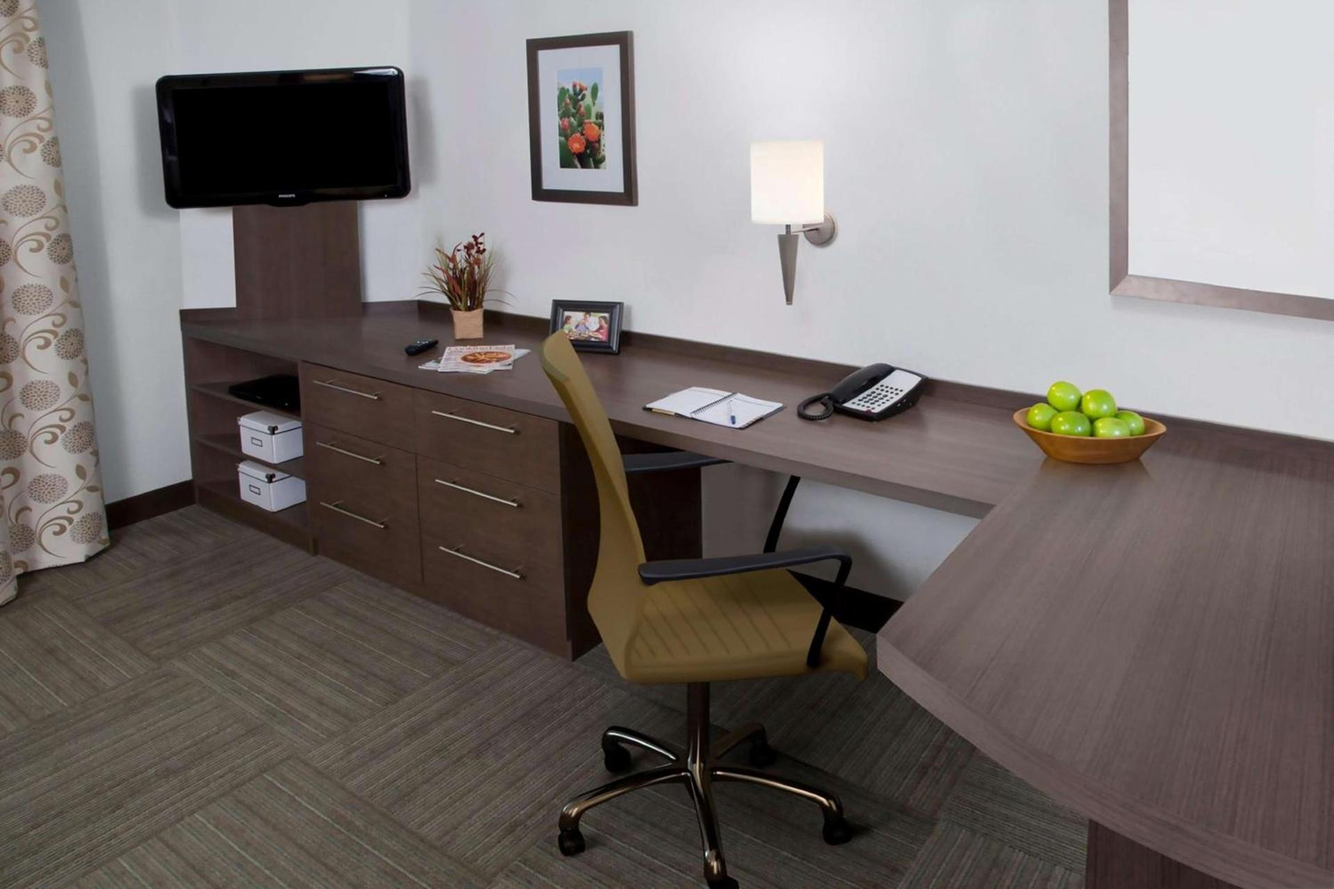 MainStay Suites Southfield-Detroit photo 12