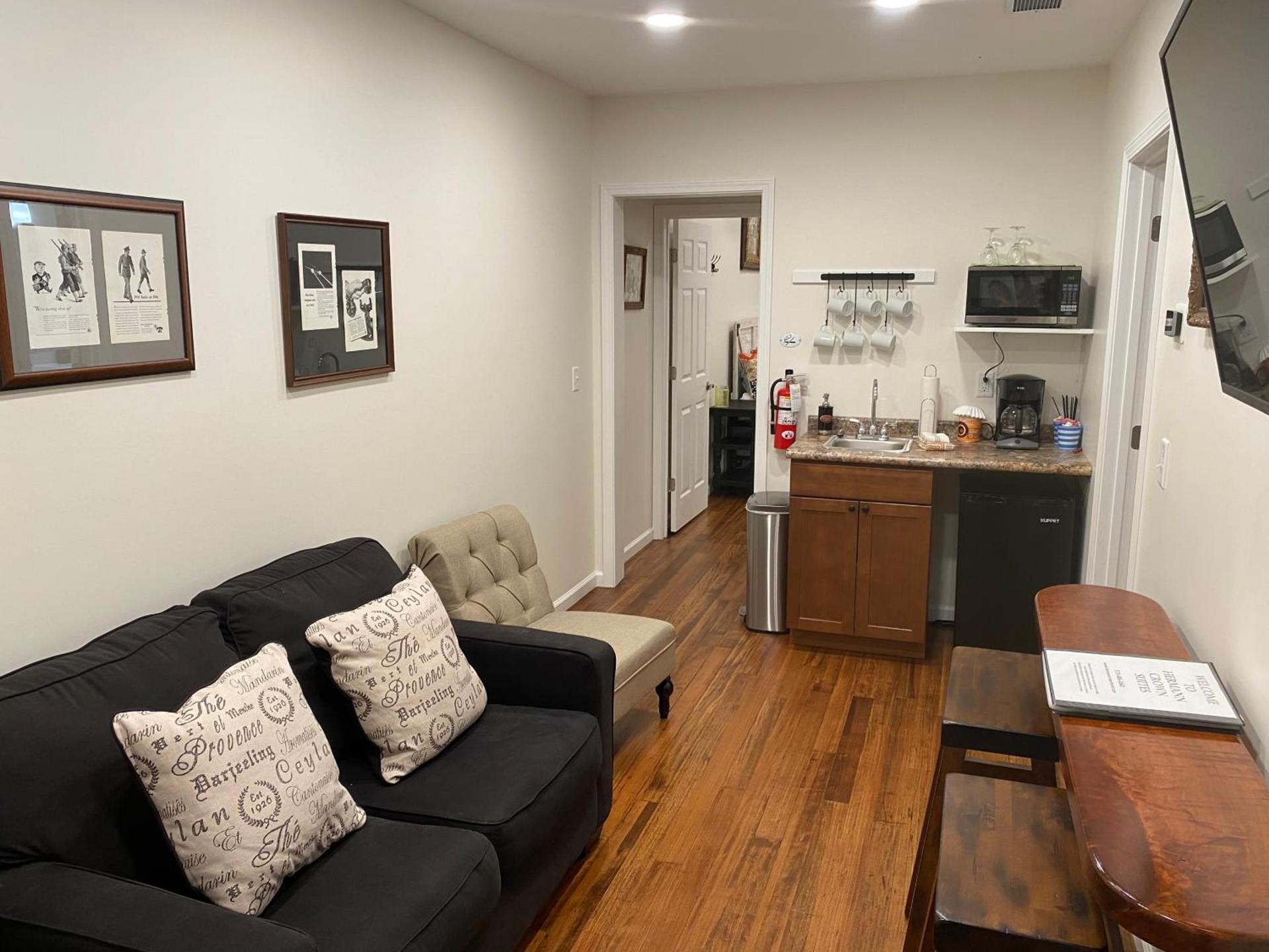 Hermann Crown Suites photo 72