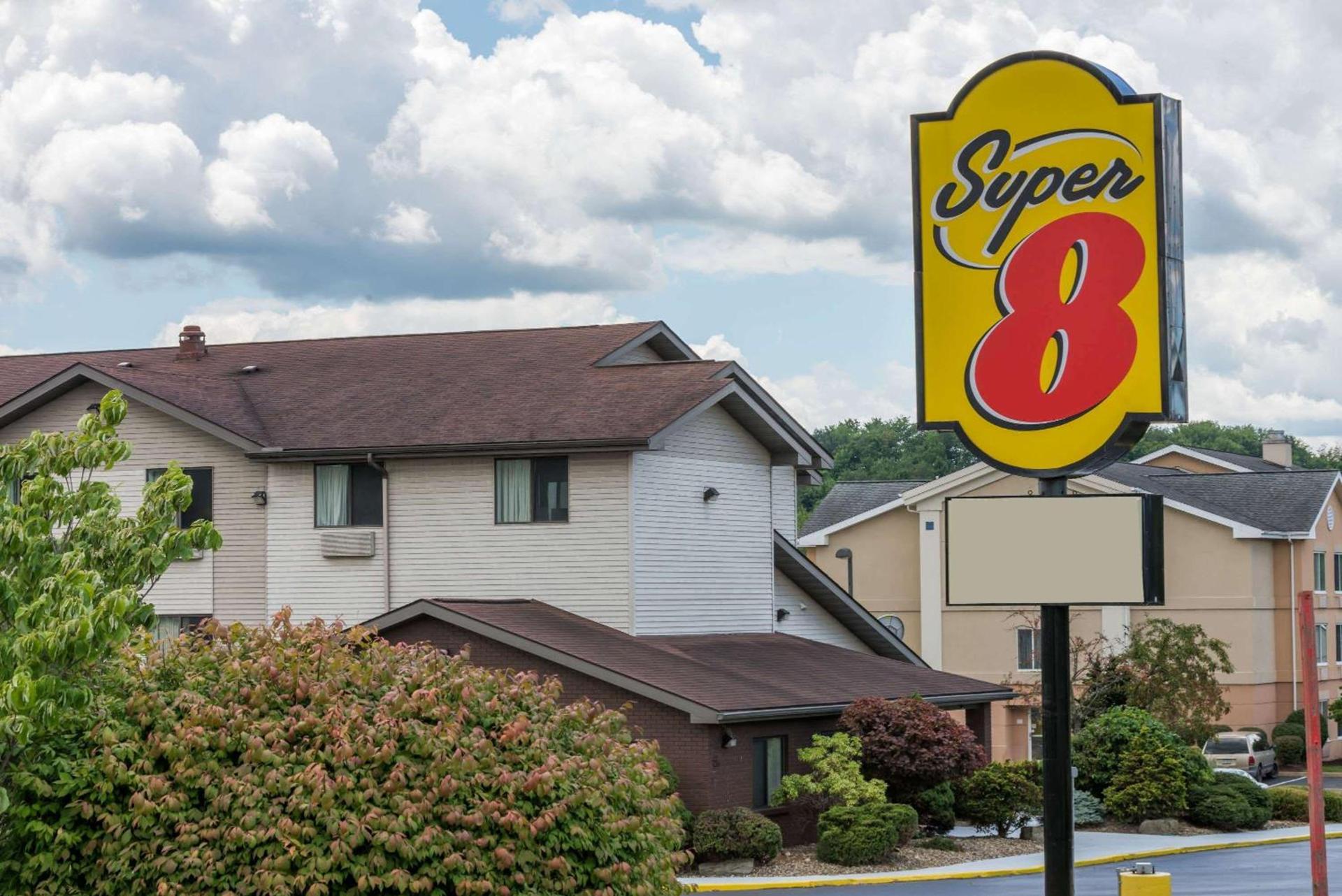 Super 8 by Wyndham New Stanton photo 2