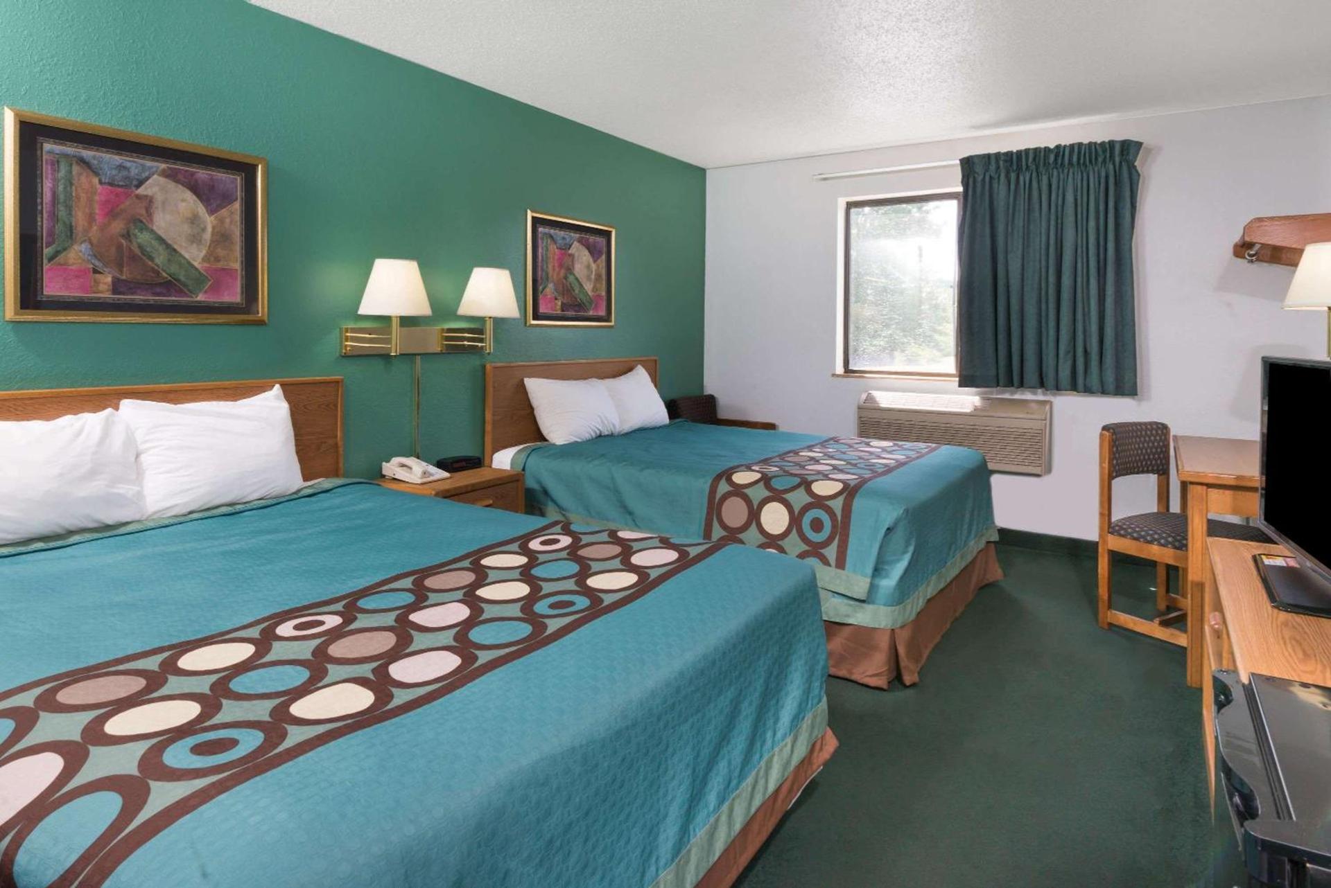 Super 8 by Wyndham New Stanton photo 36