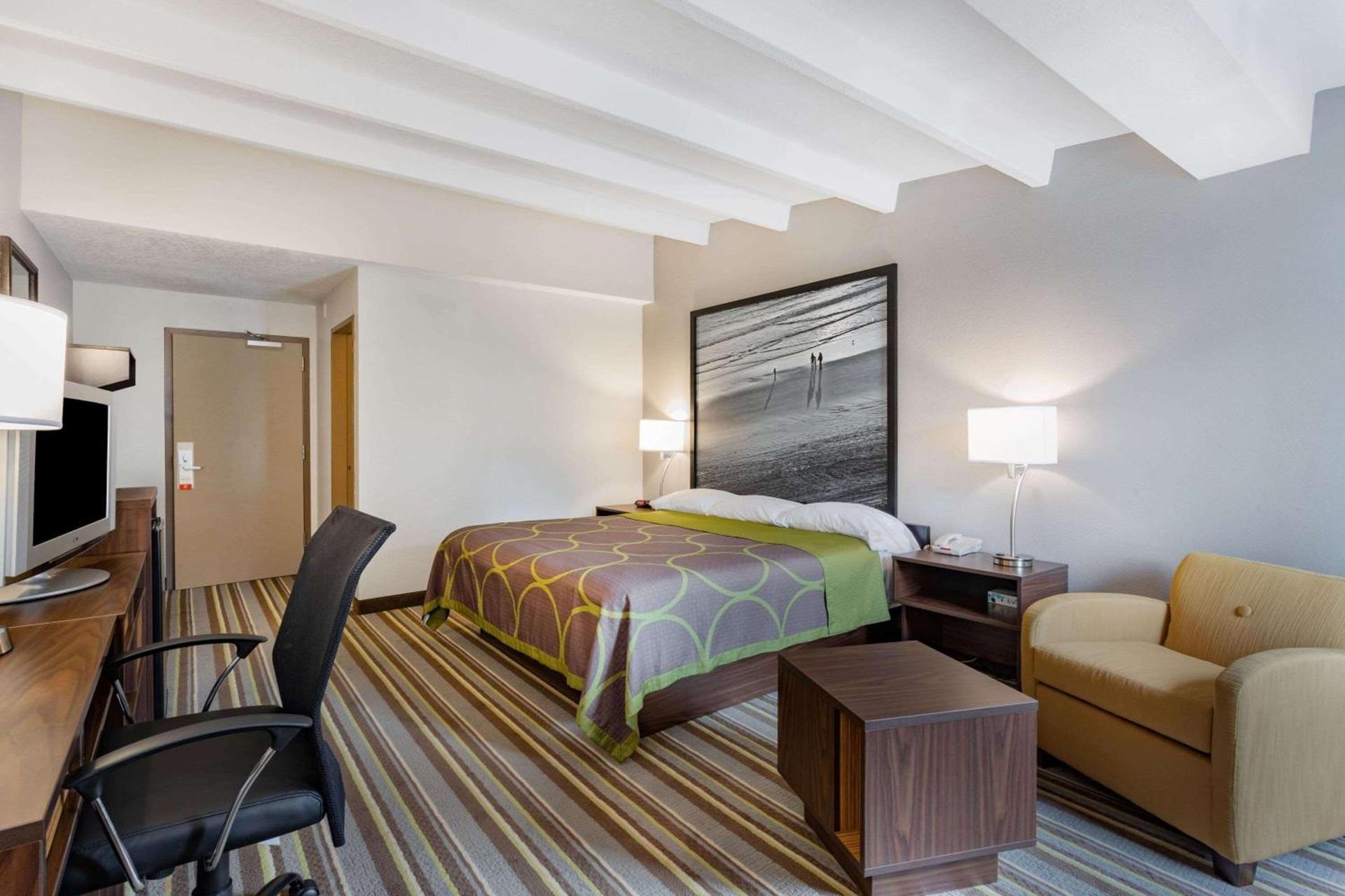 Super 8 by Wyndham Melbourne photo 10