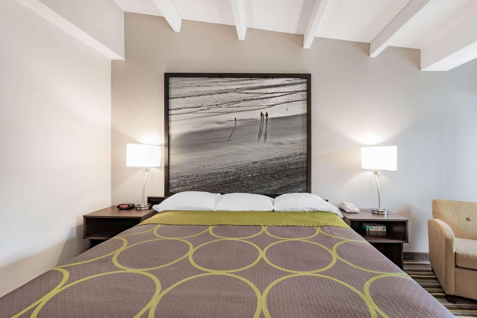 Super 8 by Wyndham Melbourne photo 11