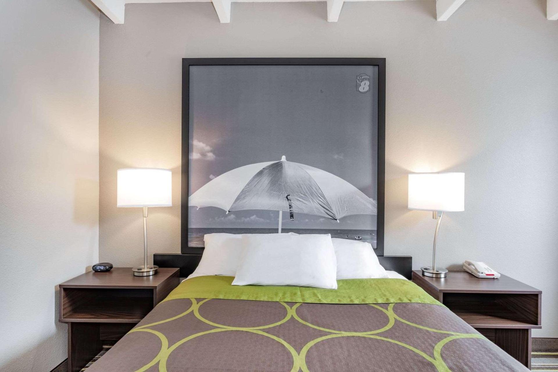 Super 8 by Wyndham Melbourne photo 14