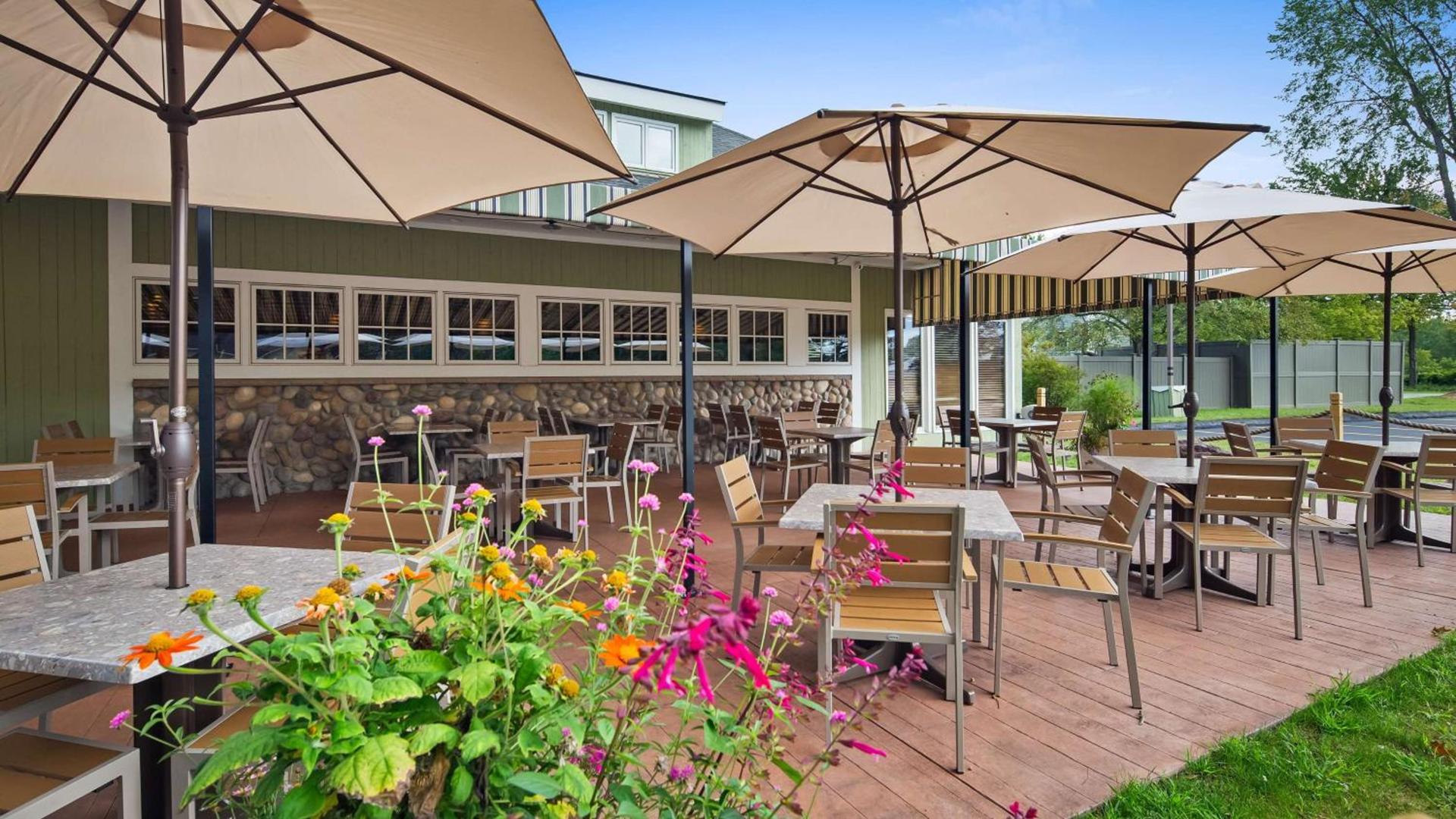 Best Western Plus Windjammer Inn & Conference Center photo 71