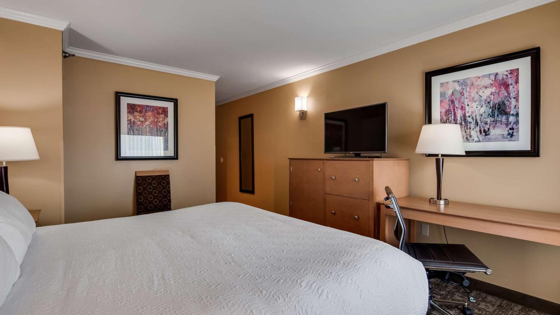 Best Western Plus Windjammer Inn & Conference Center photo 32
