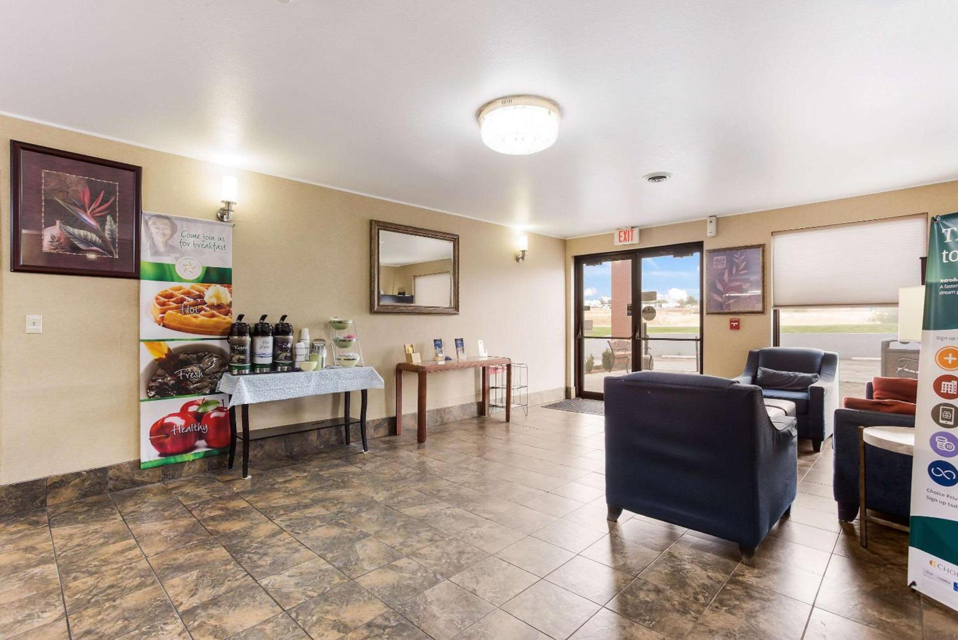 Quality Inn Airport photo 6