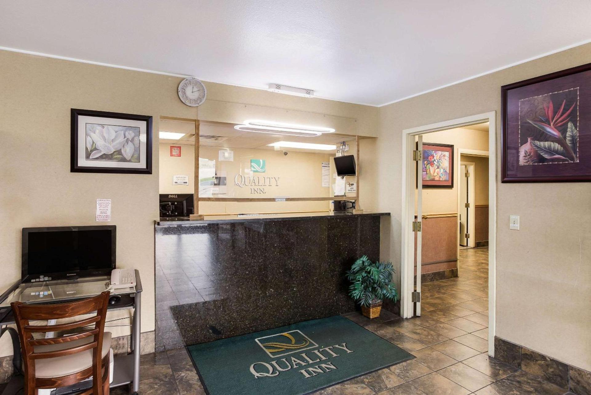 Quality Inn Airport photo 7