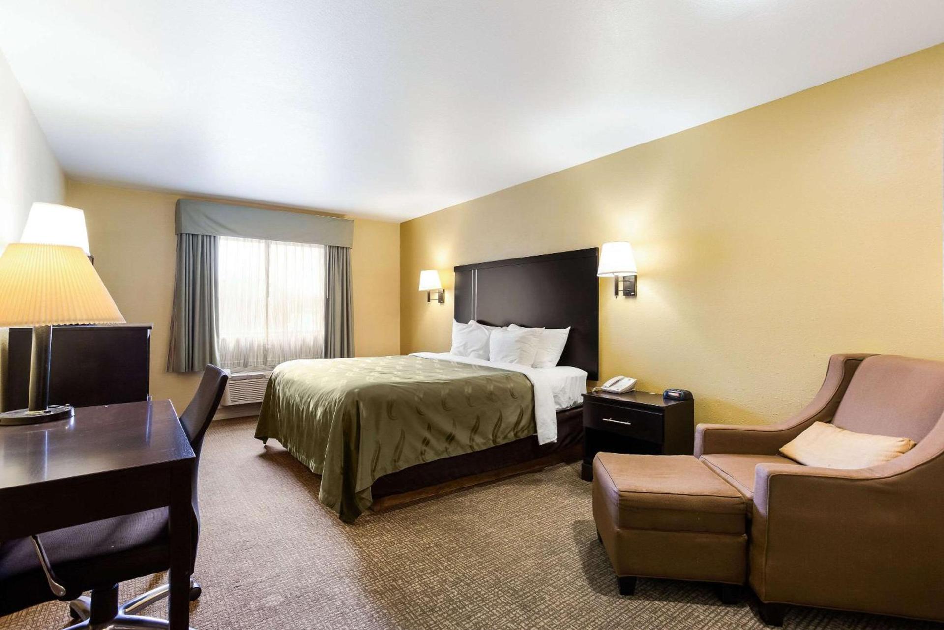 Quality Inn Airport photo 14
