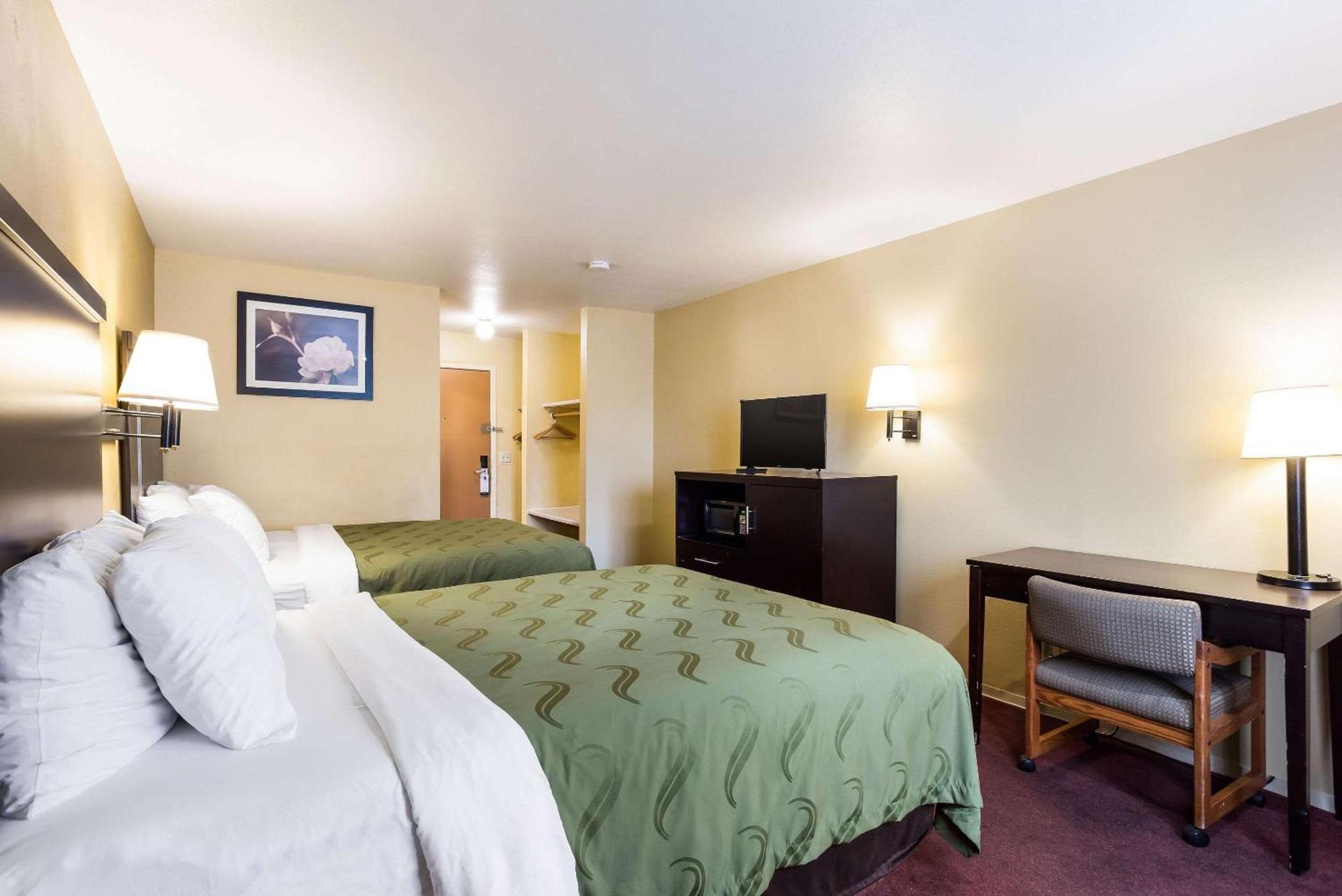 Quality Inn Airport photo 19
