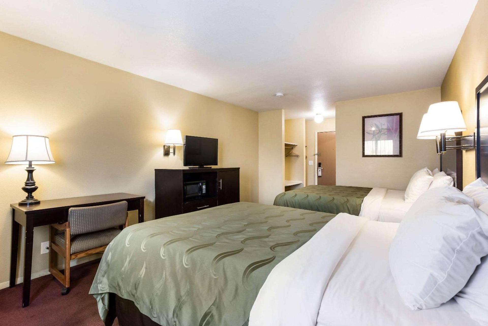 Quality Inn Airport photo 21
