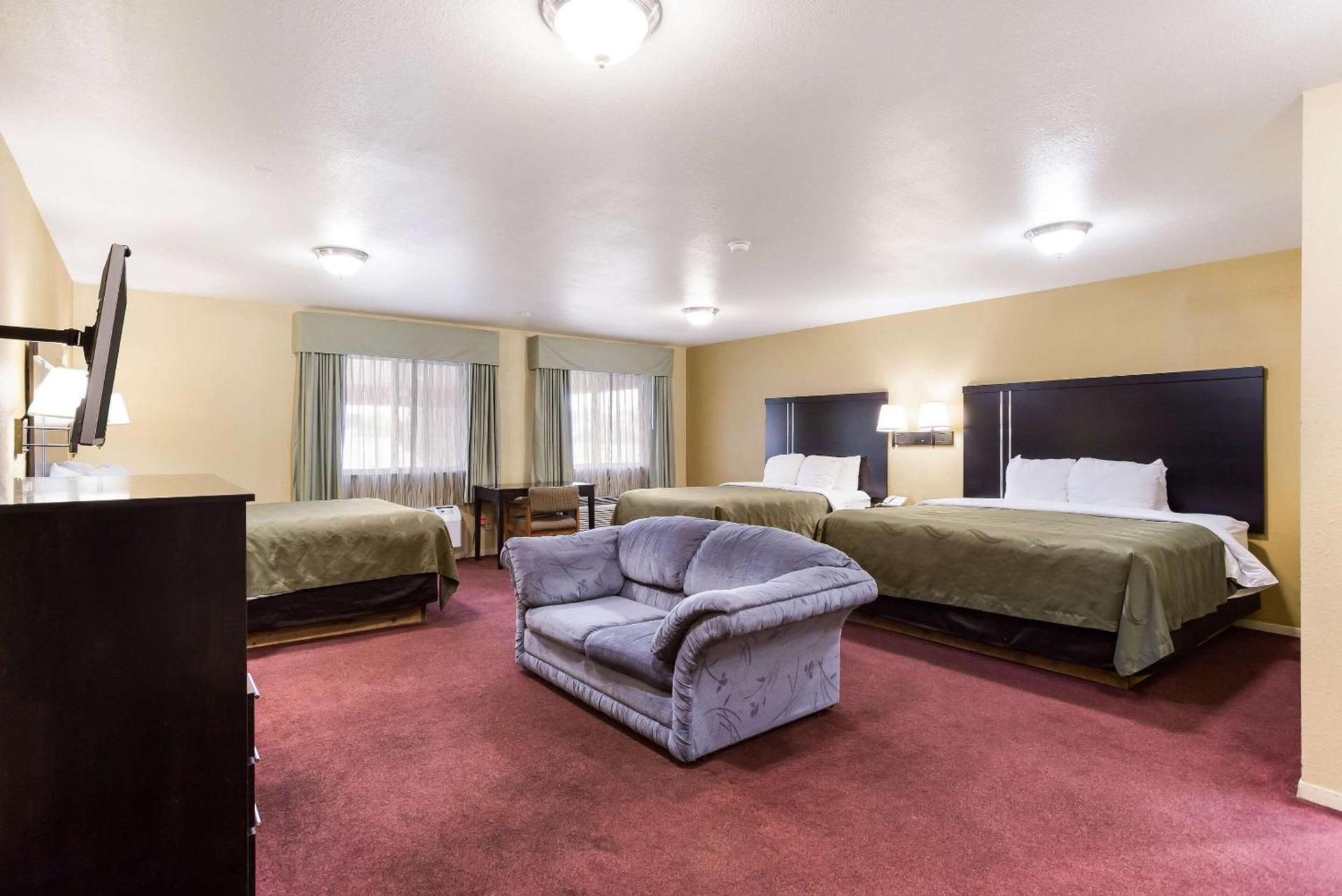 Quality Inn Airport photo 23