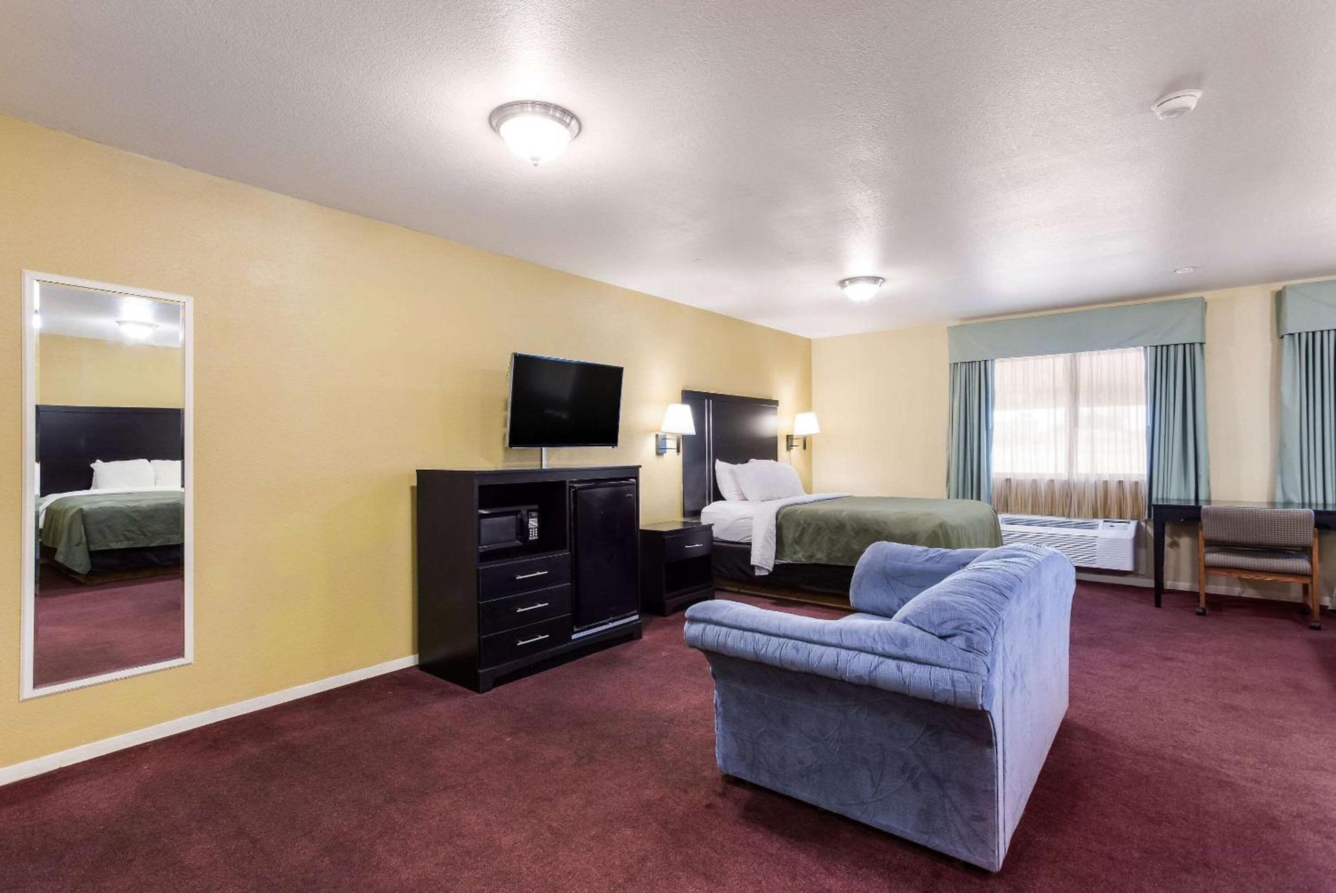 Quality Inn Airport photo 24