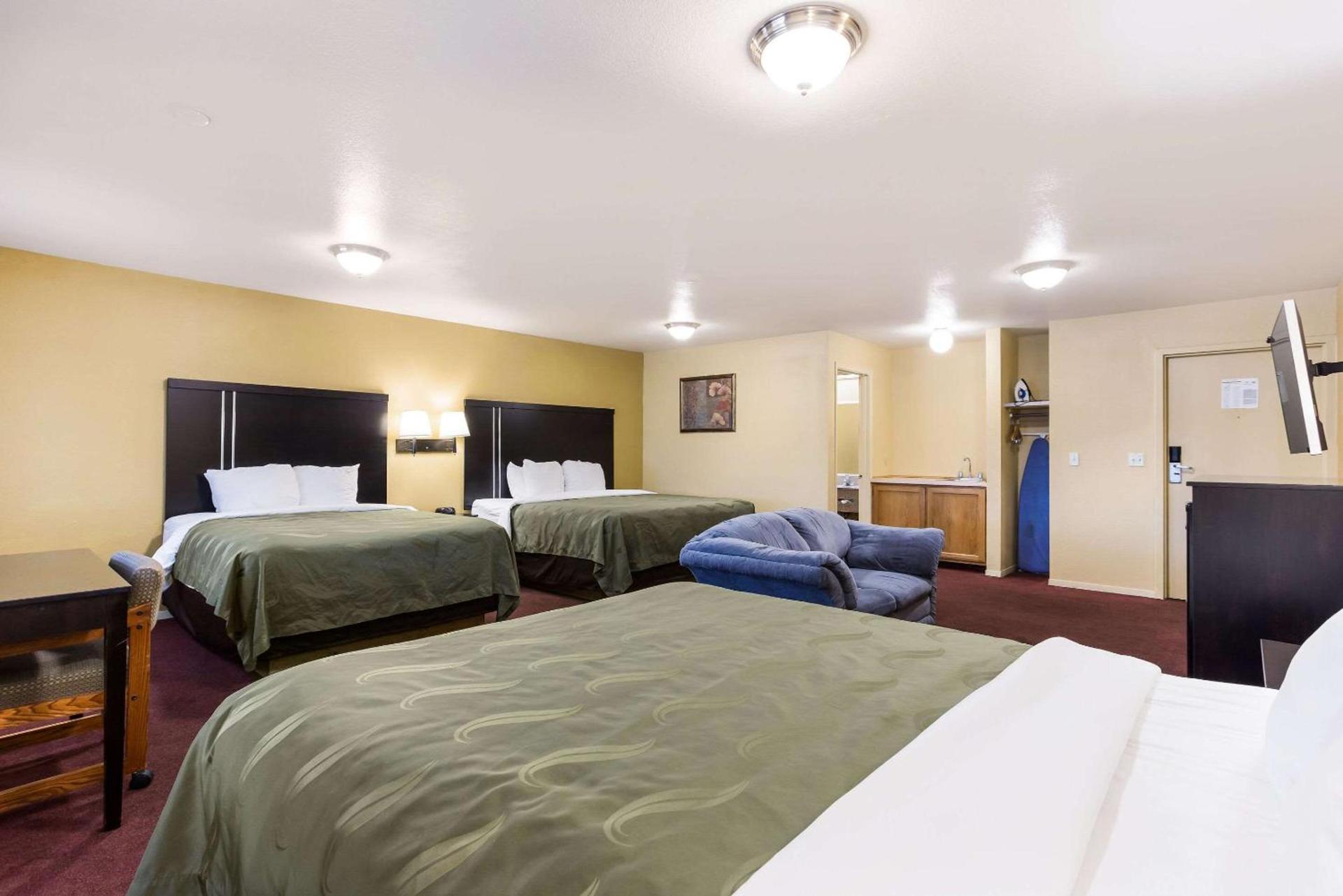 Quality Inn Airport photo 25