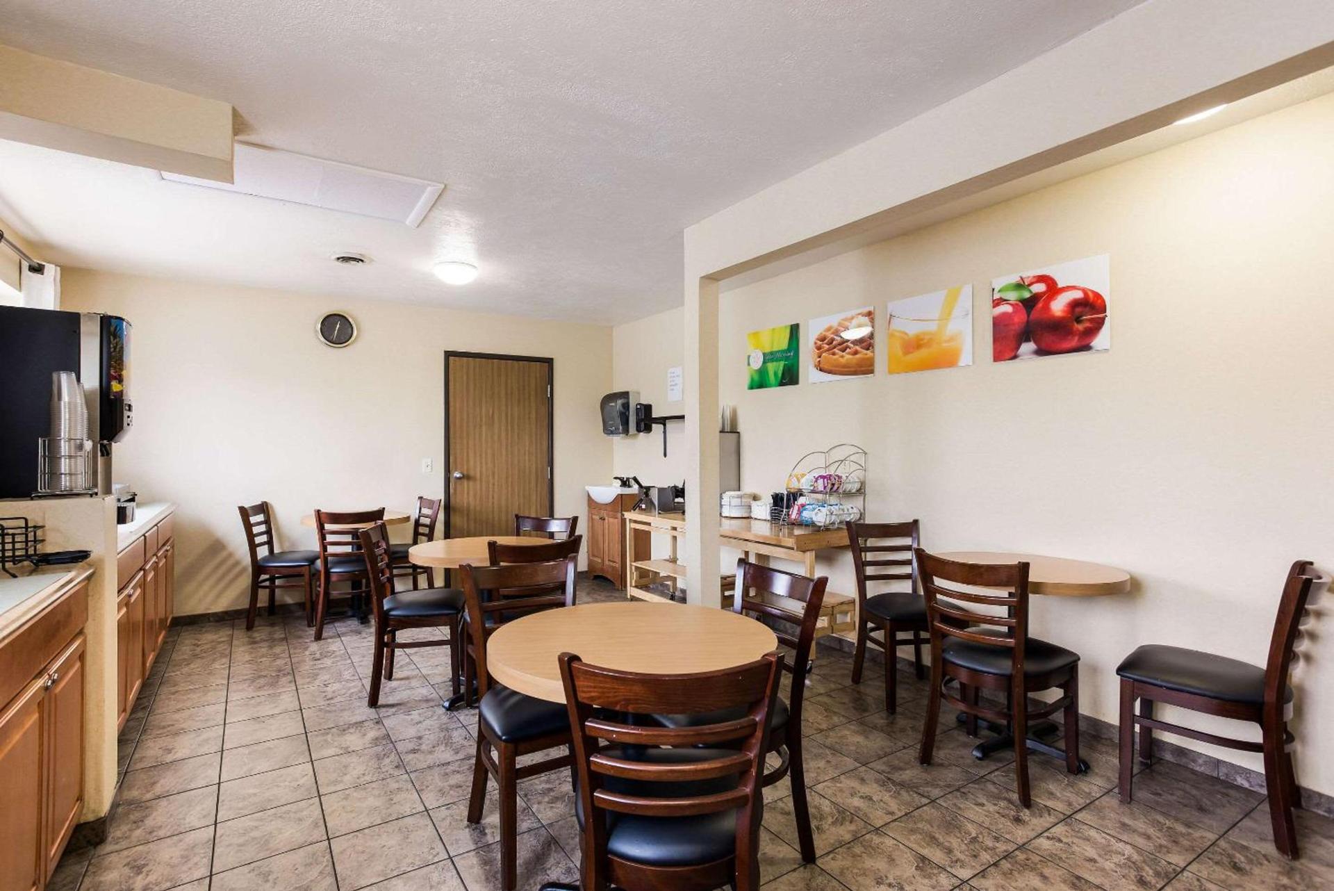 Quality Inn Airport photo 34
