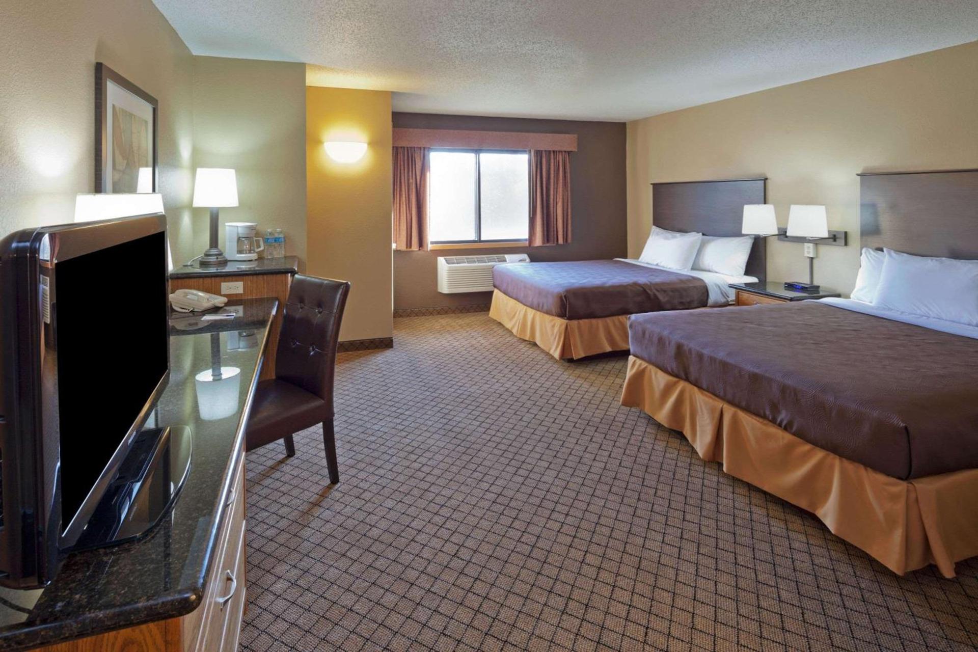AmericInn by Wyndham Hartford WI photo 5