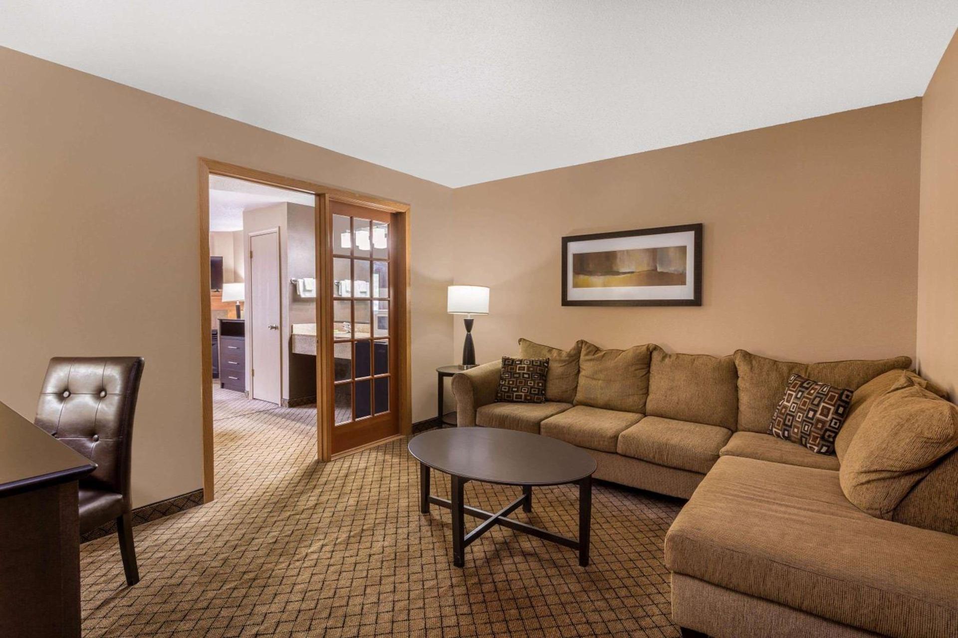 AmericInn by Wyndham Hartford WI photo 12