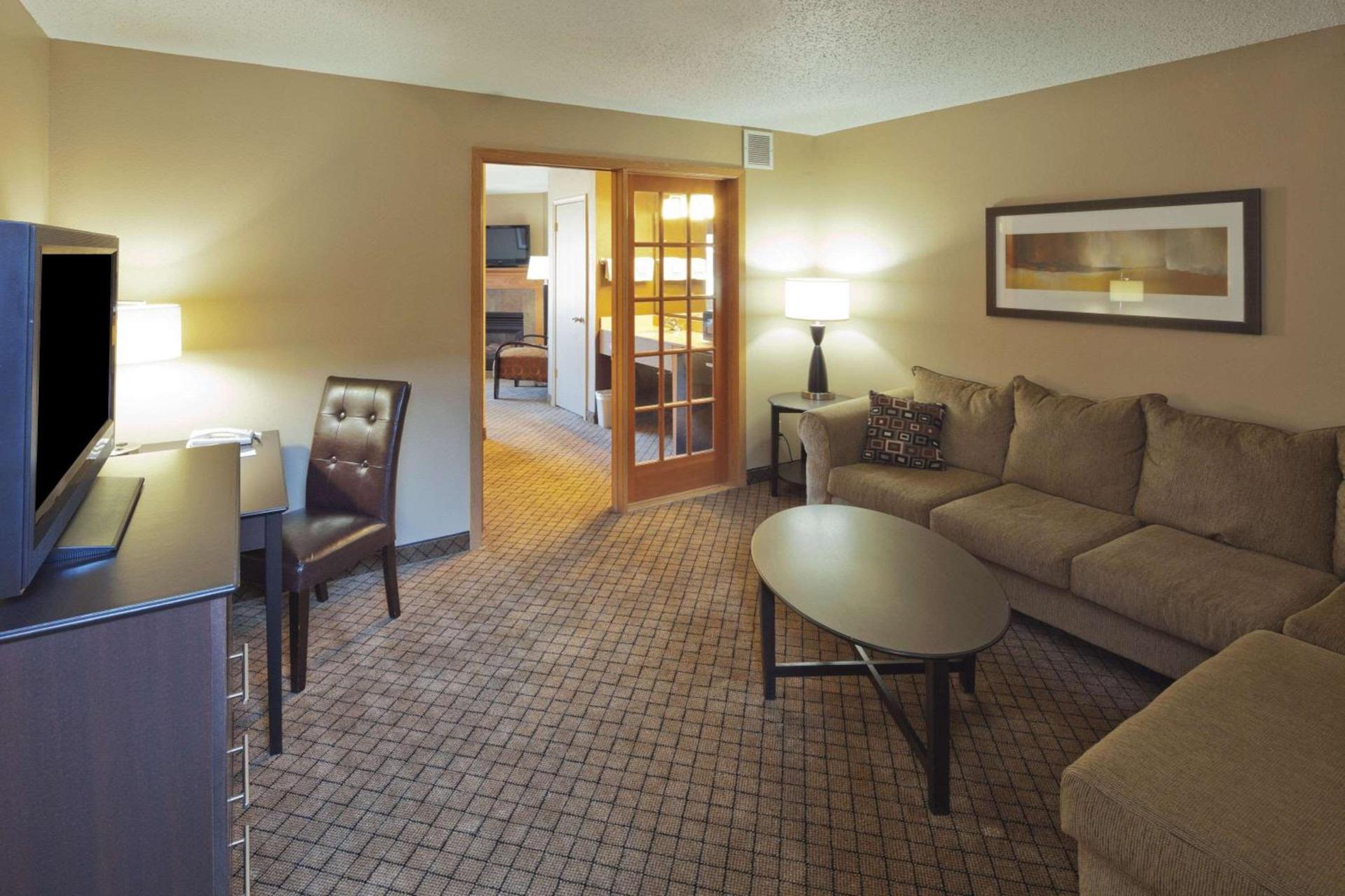 AmericInn by Wyndham Hartford WI photo 13
