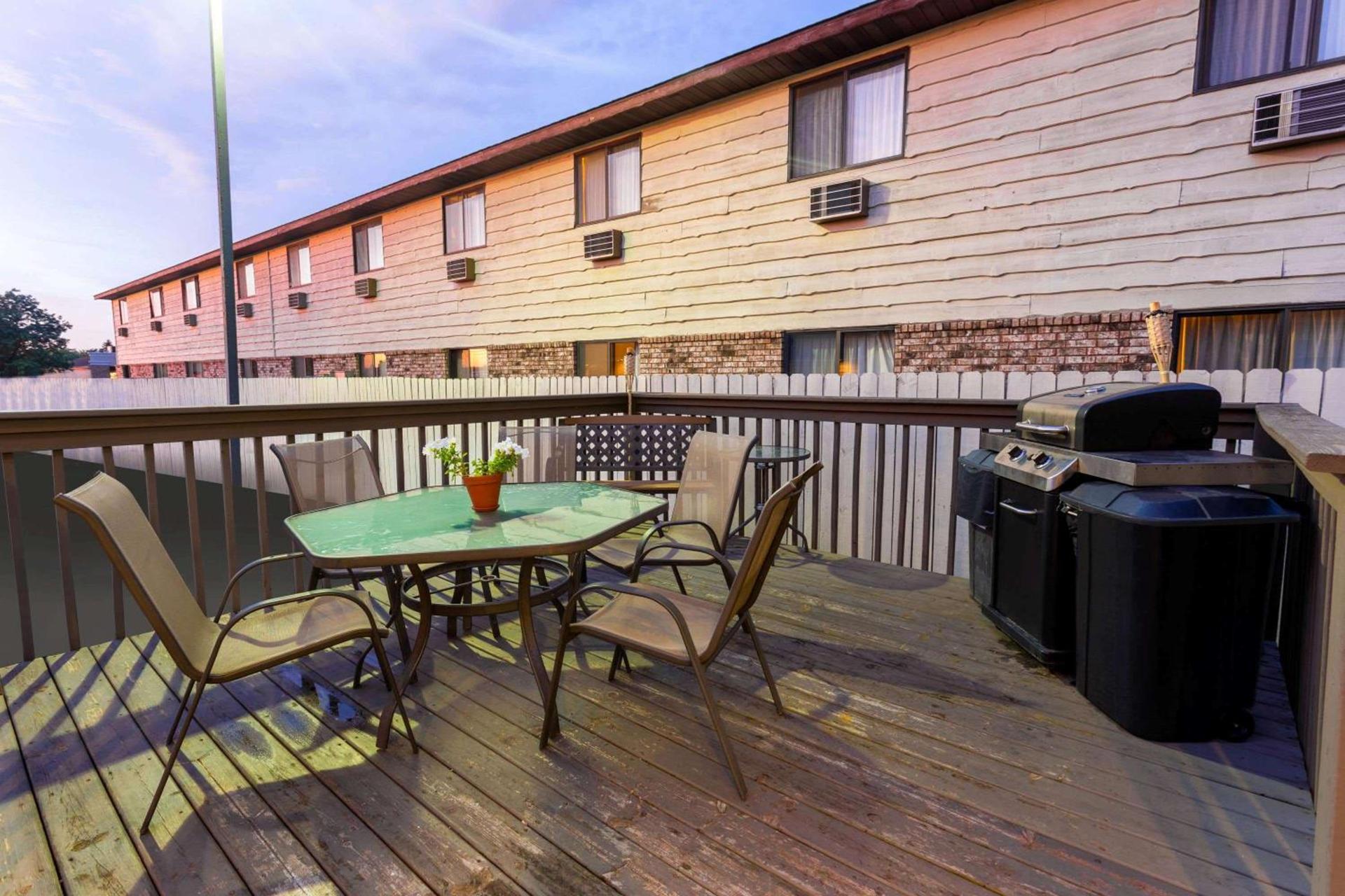 AmericInn by Wyndham Hartford WI photo 17