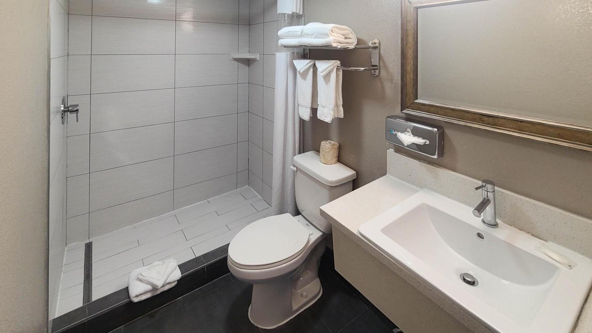 Studio 6 Suites Lawndale, CA South Bay photo 73