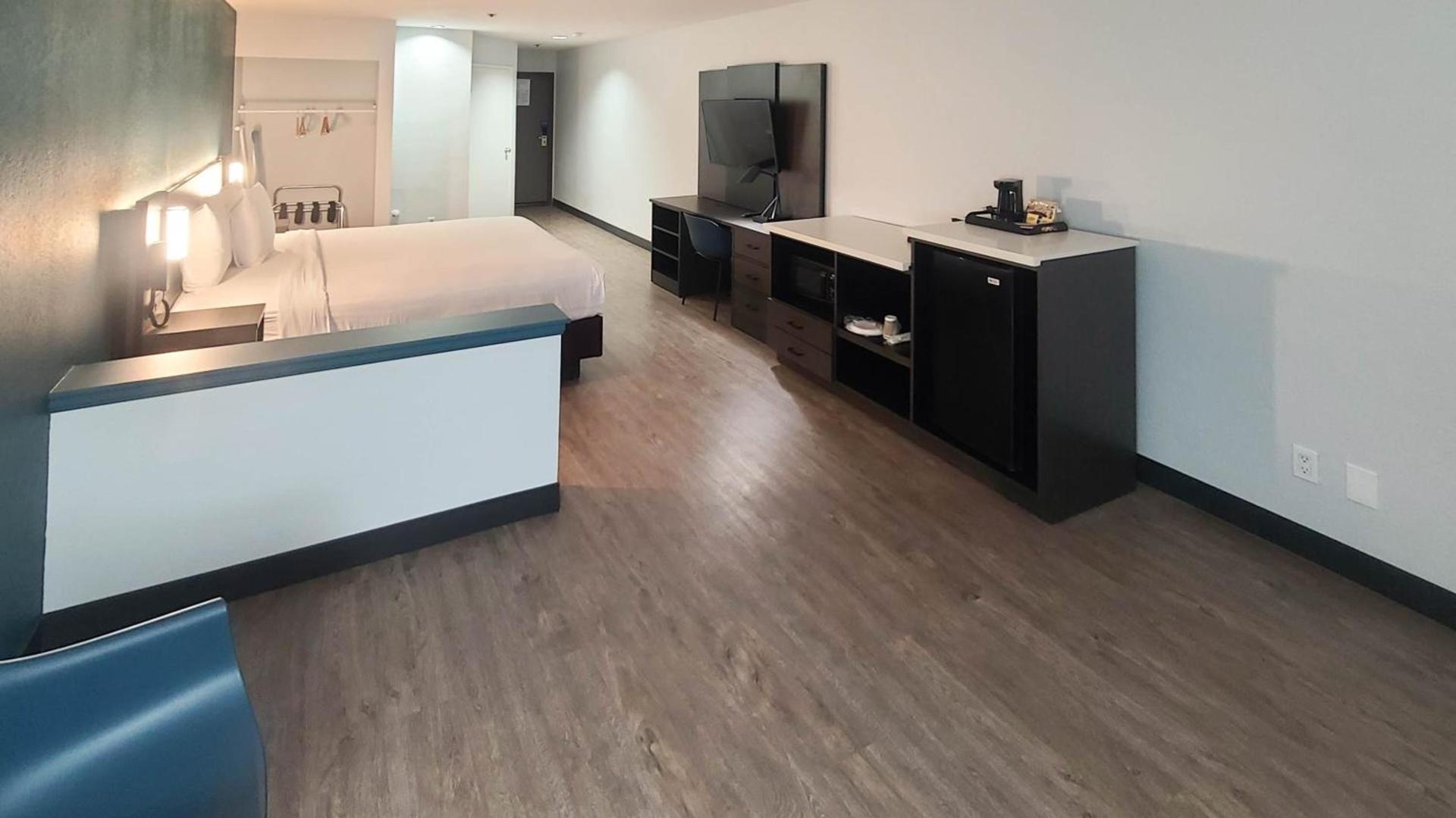 Studio 6 Suites Lawndale, CA South Bay photo 51