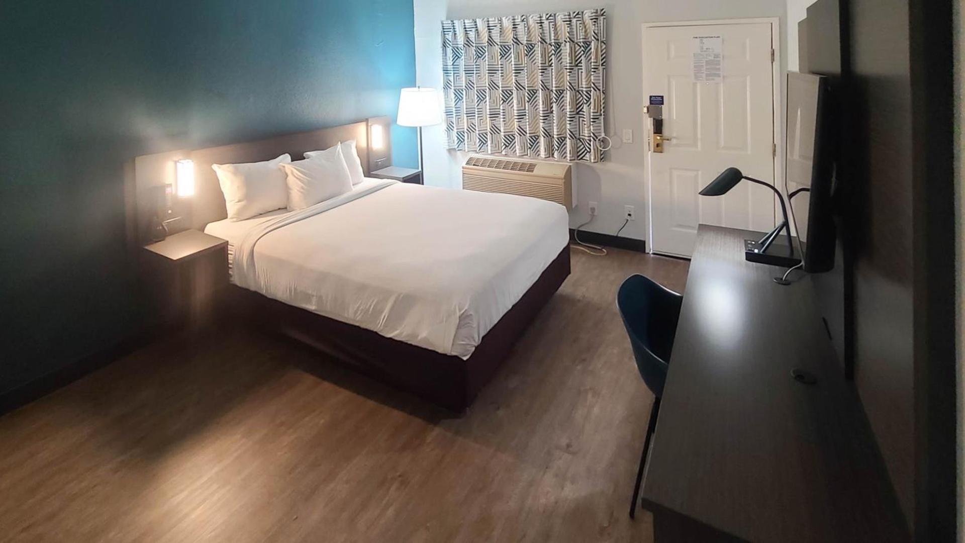 Studio 6 Suites Lawndale, CA South Bay photo 53