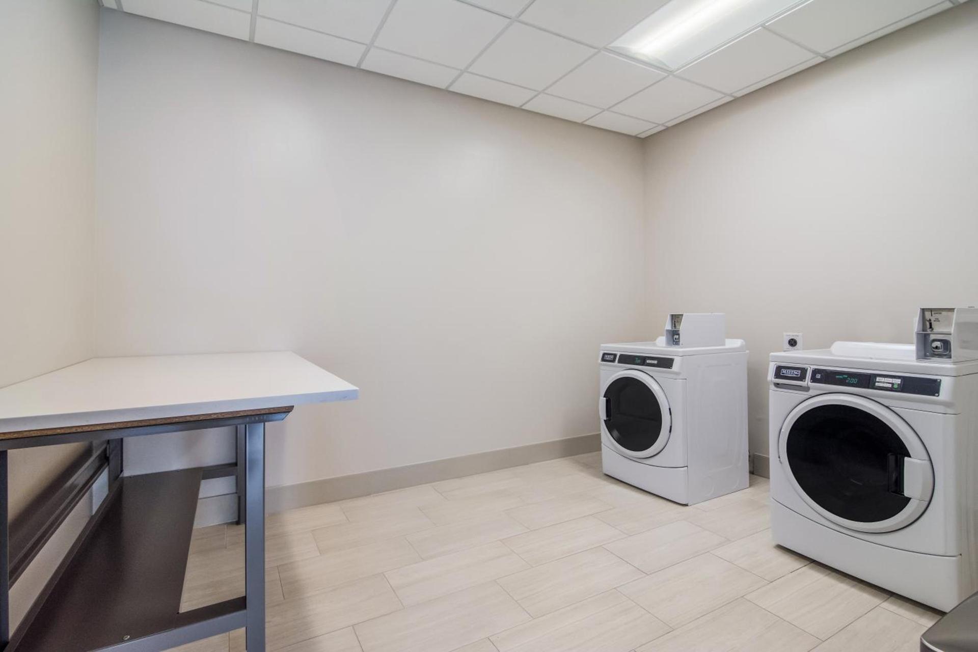 Holiday Inn Express & Suites - Asheboro by IHG photo 8