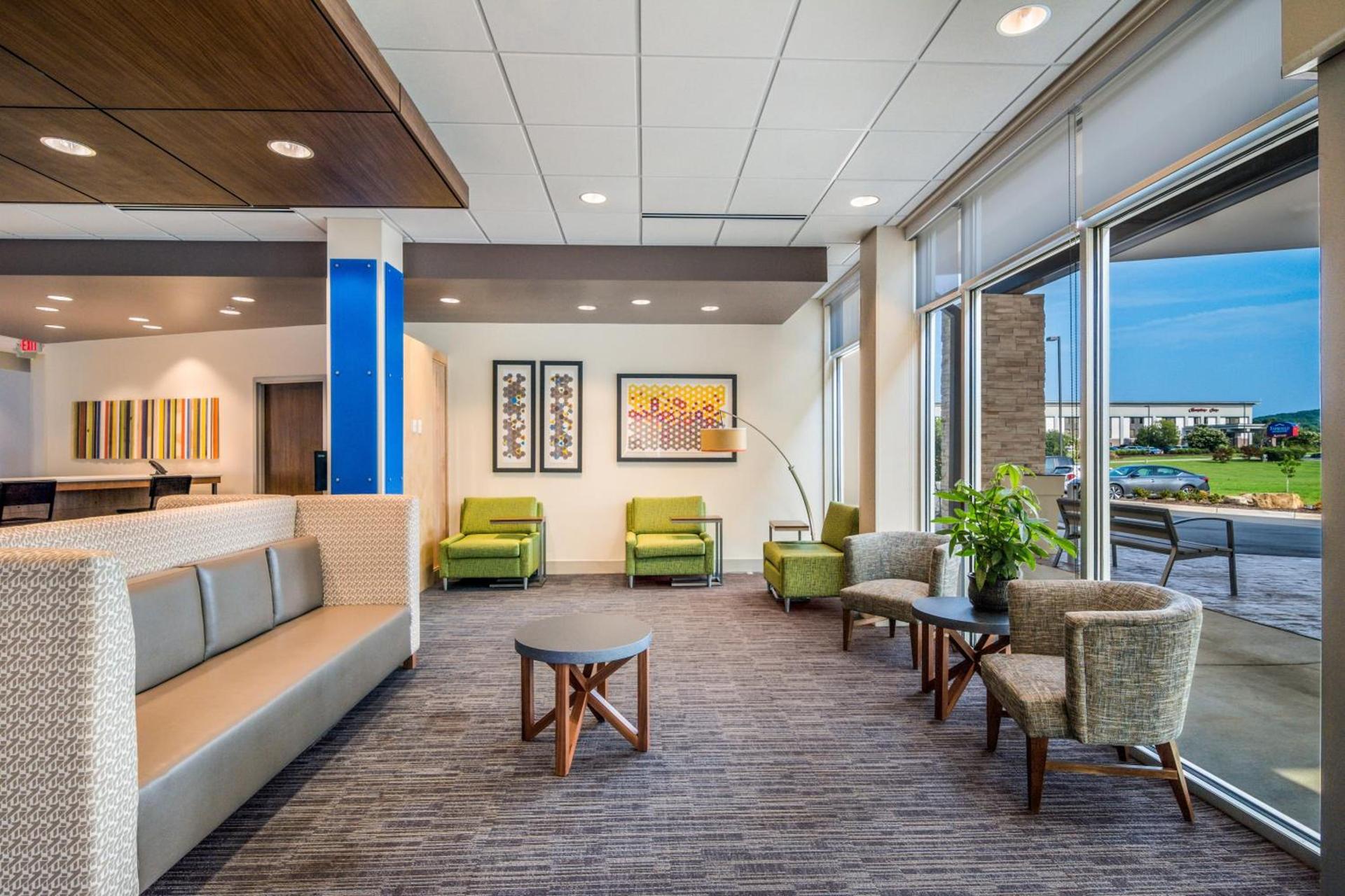 Holiday Inn Express & Suites - Asheboro by IHG photo 11