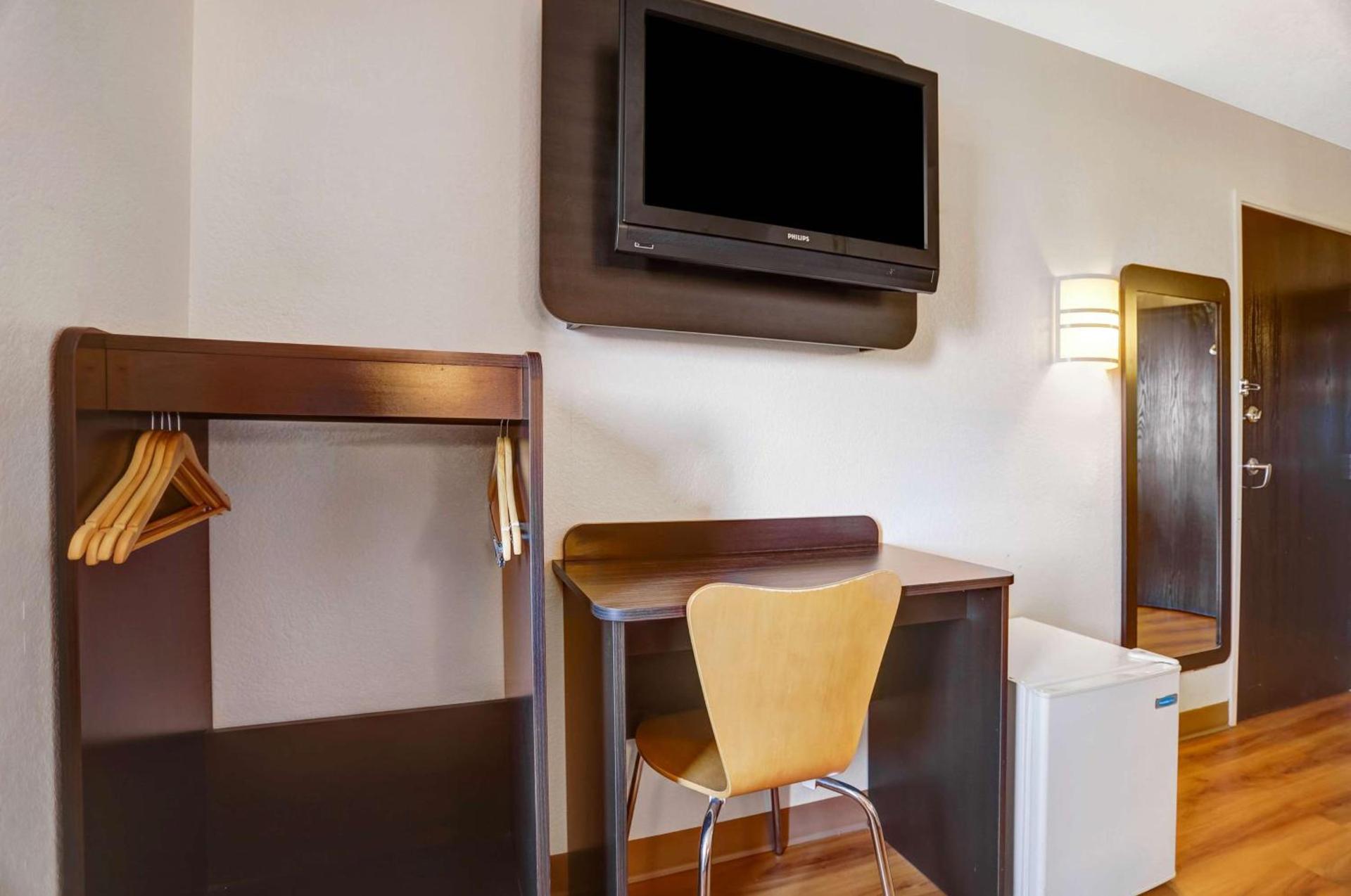Motel 6-Benson, AZ photo 11