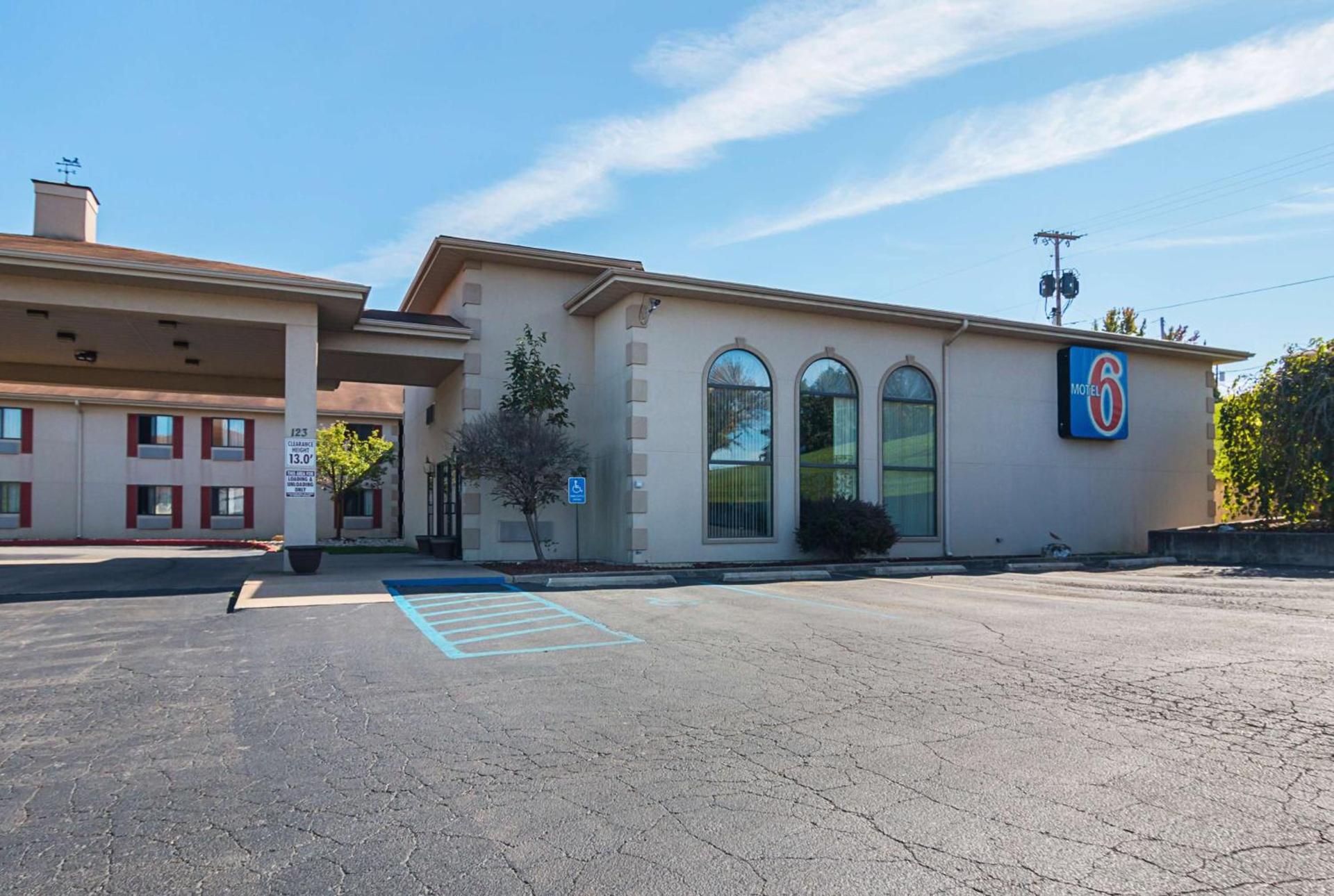Motel 6-Hannibal, MO photo 3