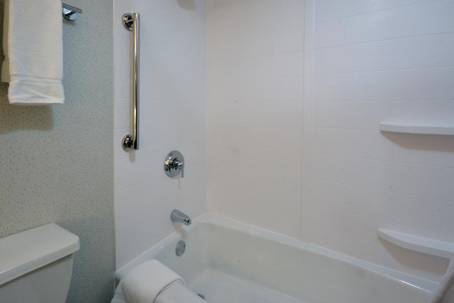 Holiday Inn Express Durham by IHG photo 16