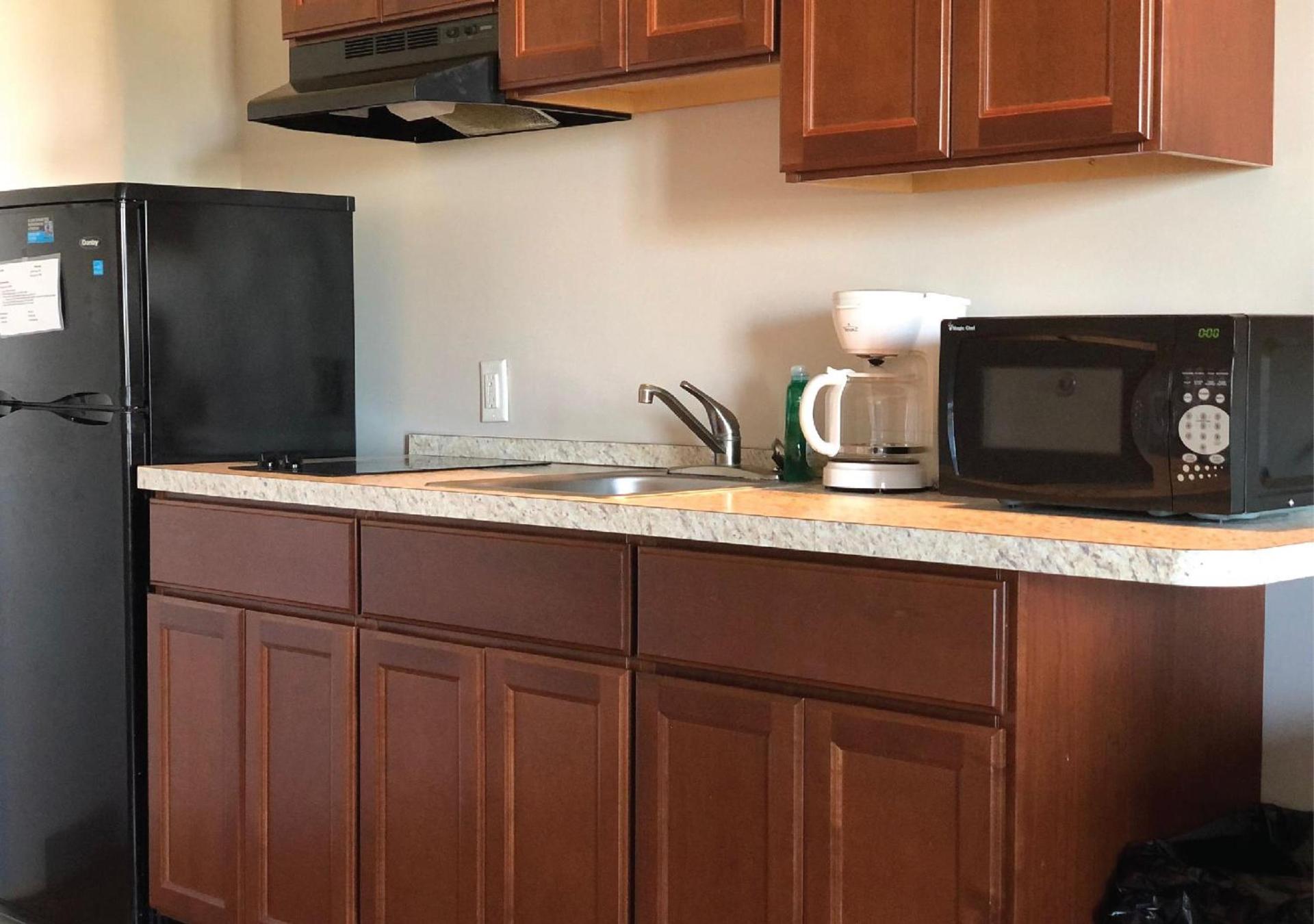 Brinton Suites photo 17