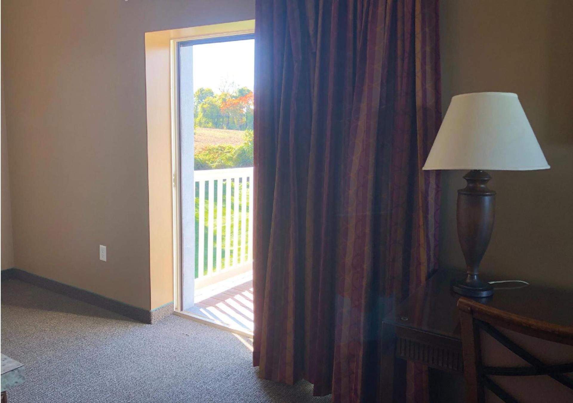 Brinton Suites photo 23
