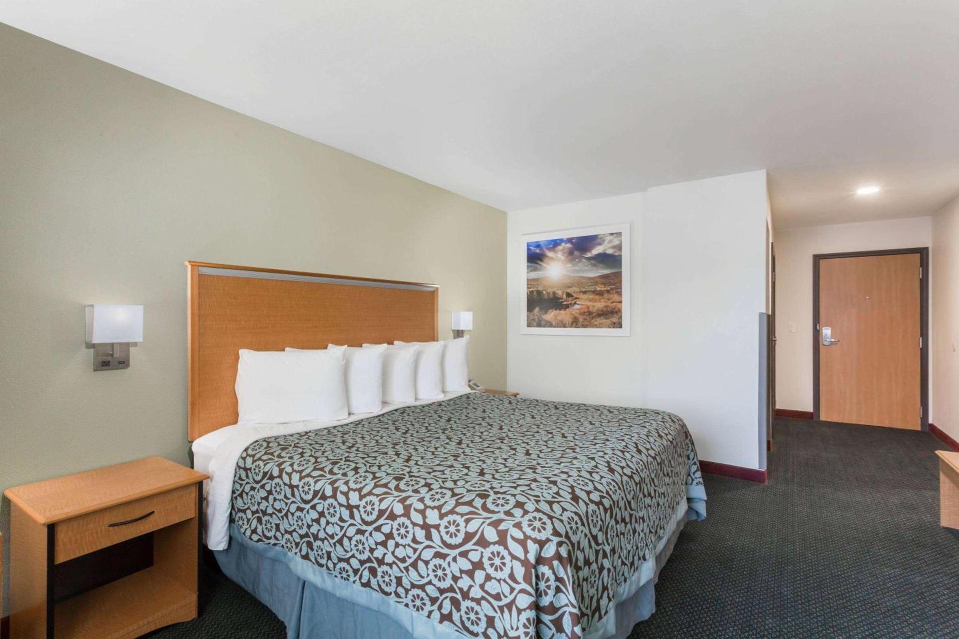 Starlite Yellowstone, Tapestry Collection by Hilton photo 6