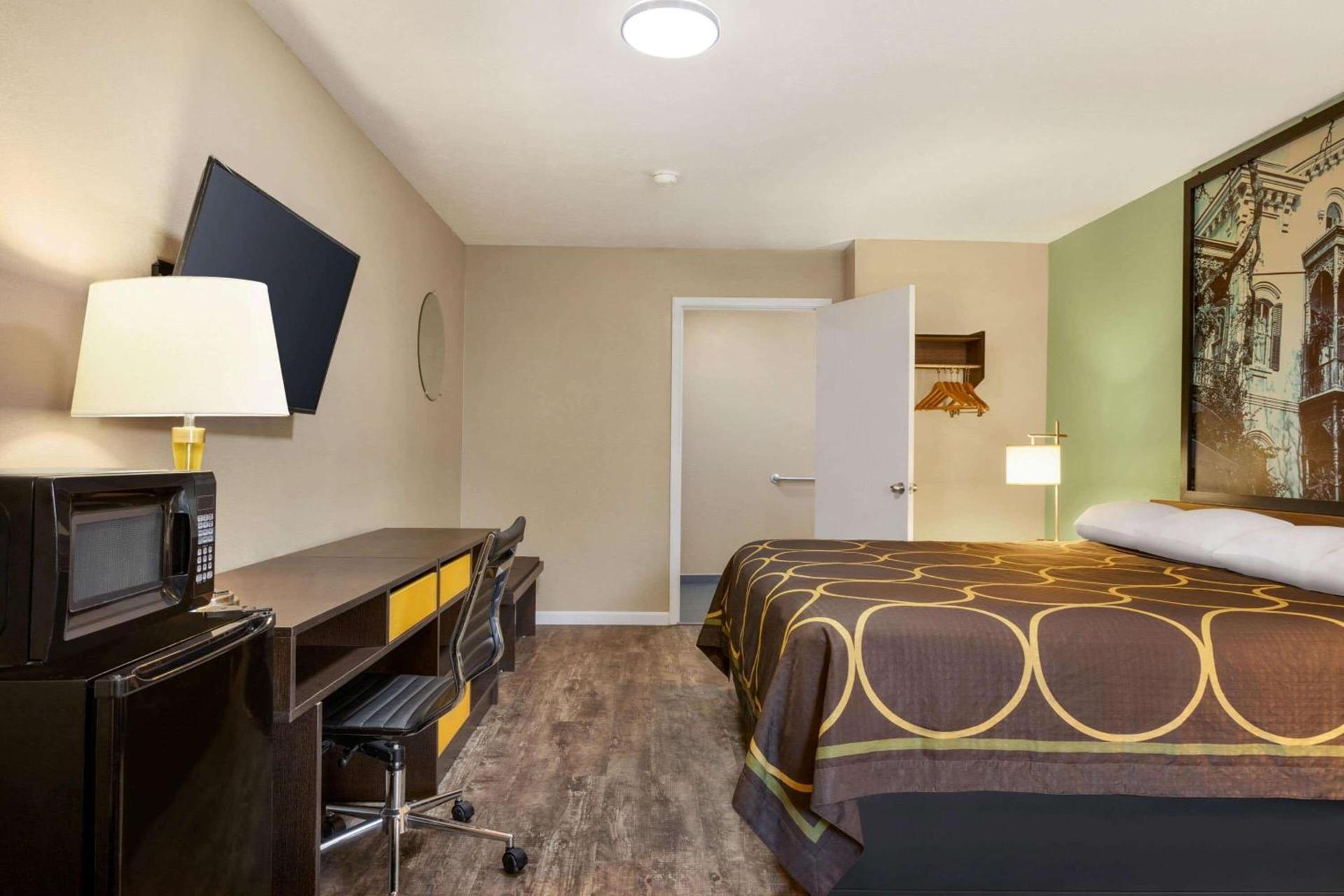 Super 8 by Wyndham Brookhaven photo 33