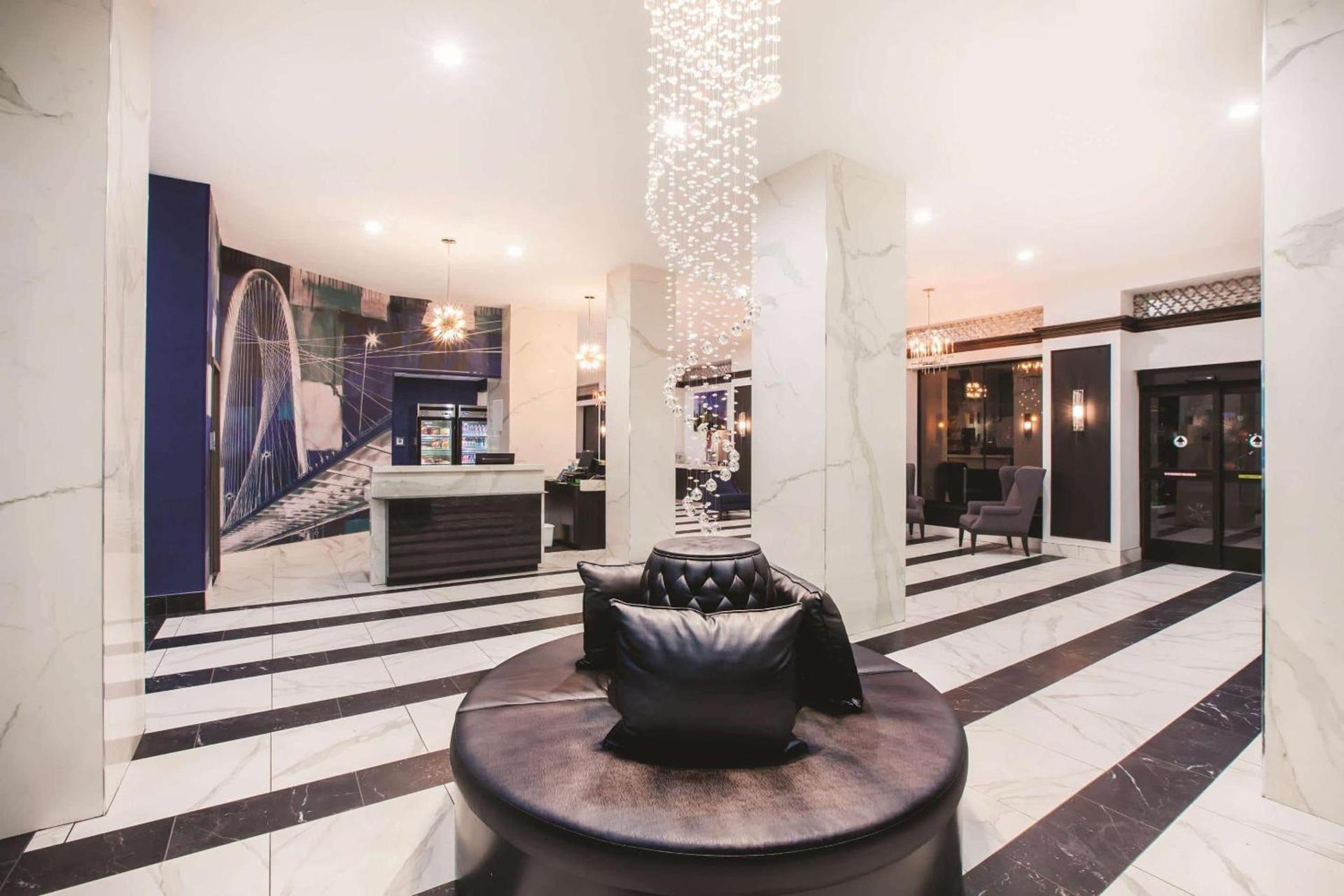 Holiday Inn Express - Dallas Downtown by IHG photo 3