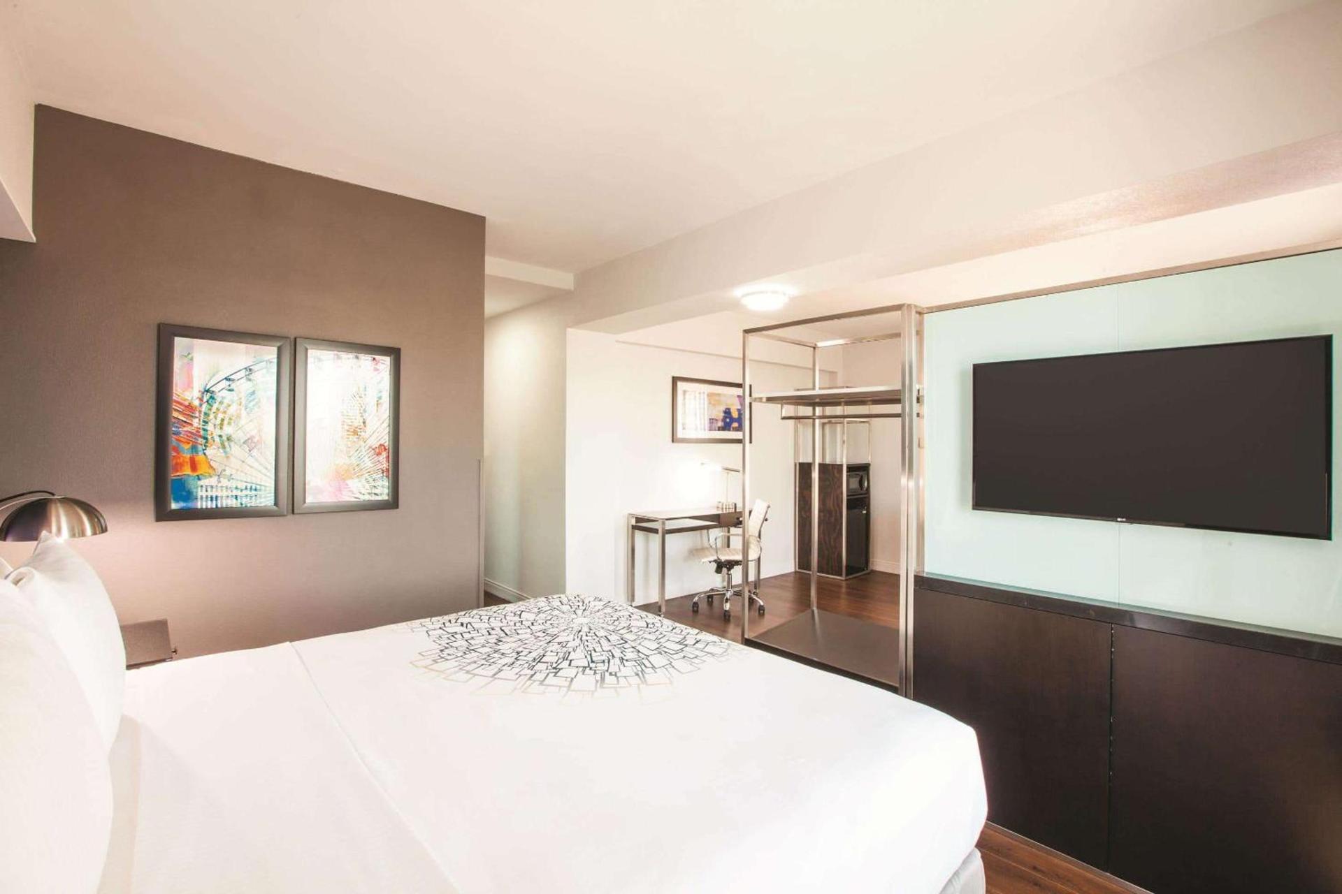 Holiday Inn Express - Dallas Downtown by IHG photo 8