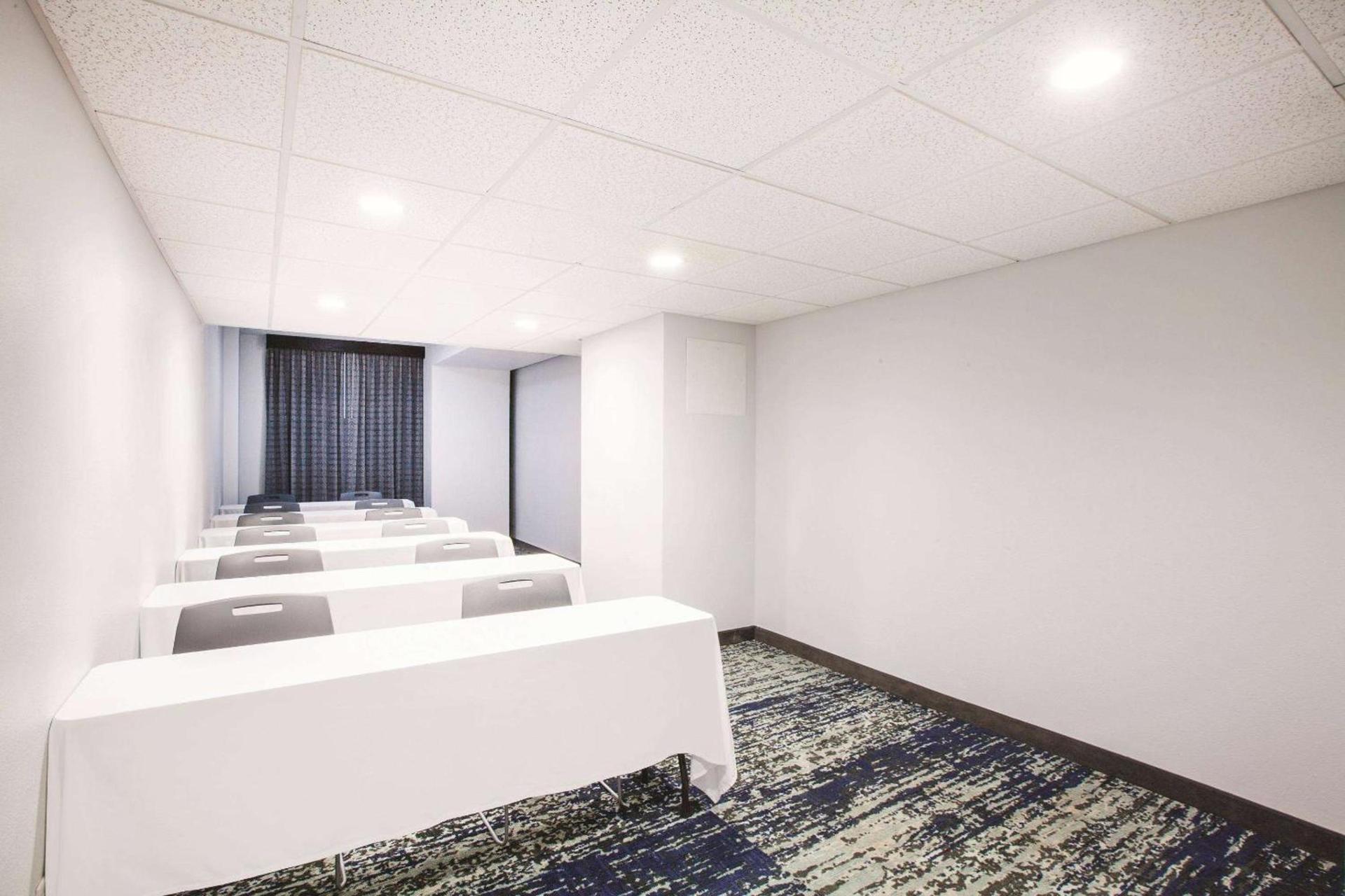 Holiday Inn Express - Dallas Downtown by IHG photo 22