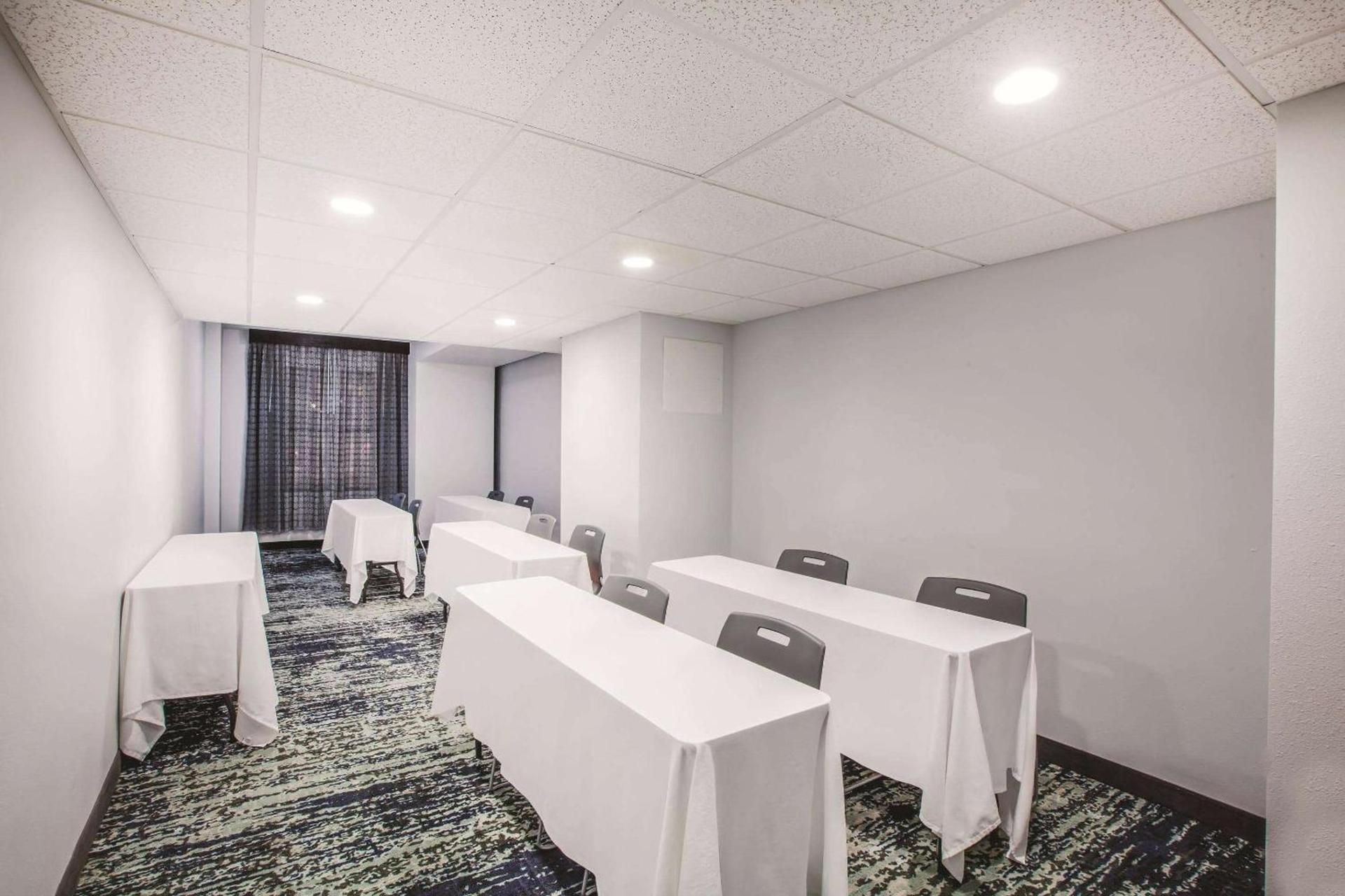 Holiday Inn Express - Dallas Downtown by IHG photo 23