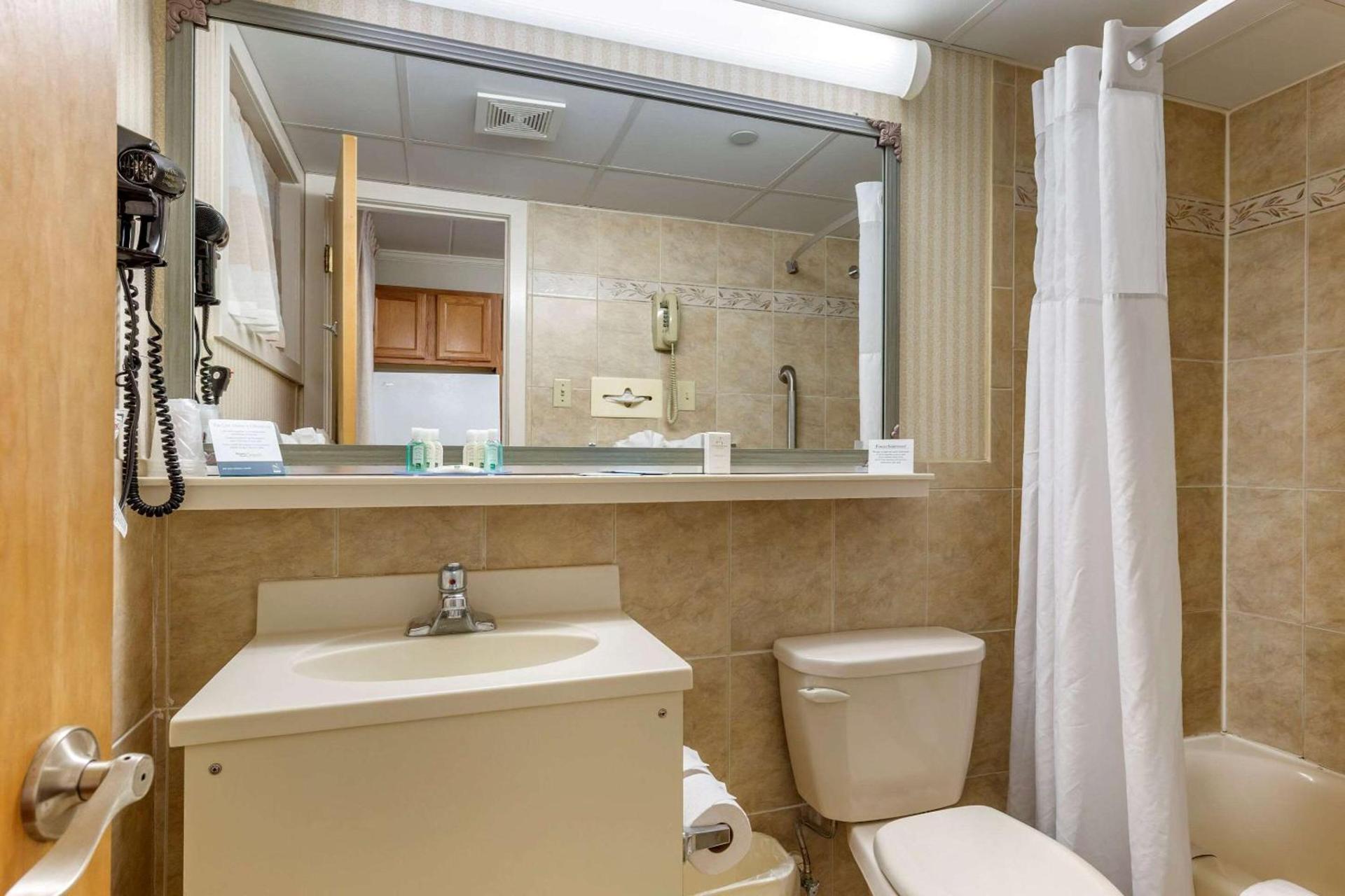 Quality Inn Boardwalk photo 46